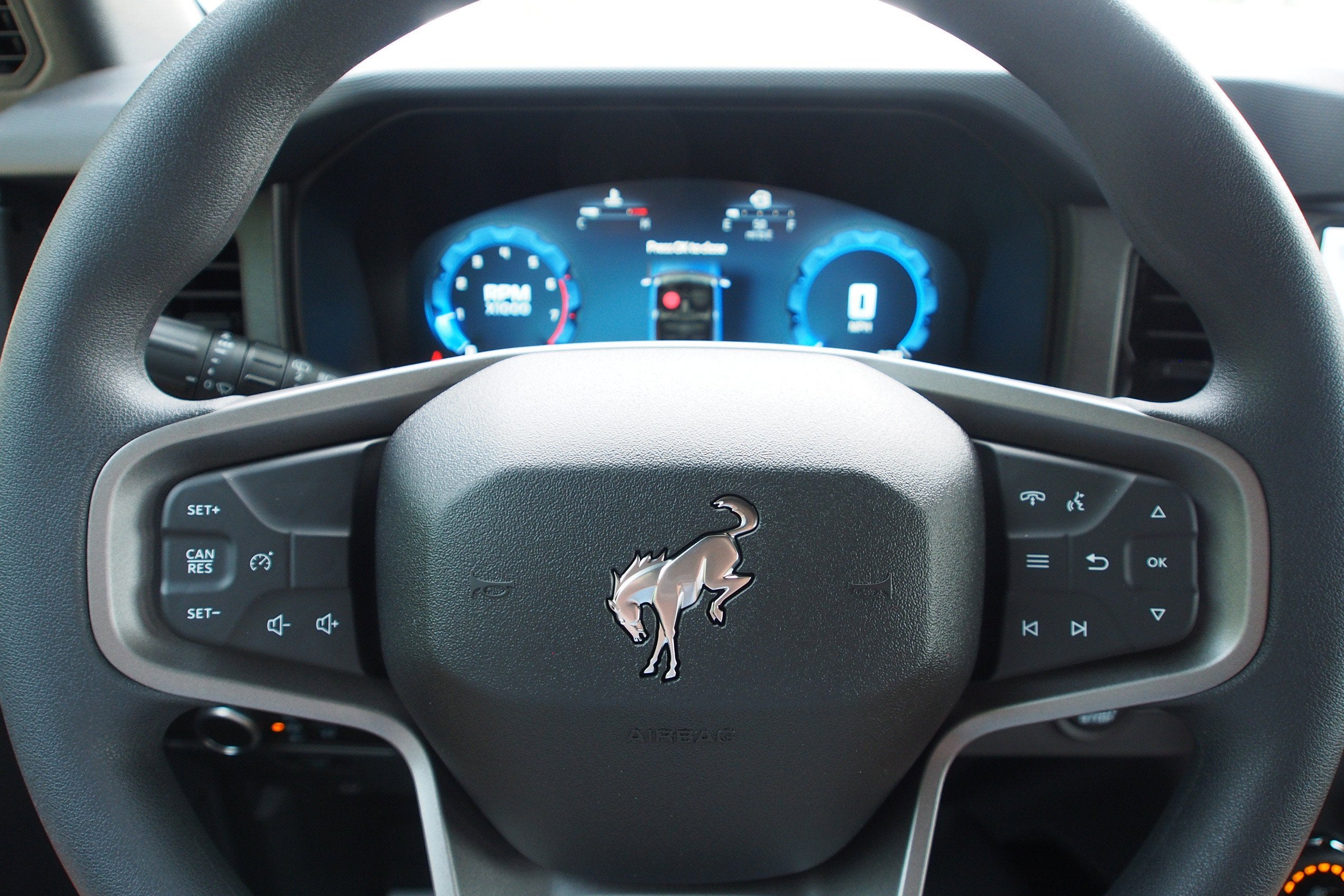 2025 Ford Bronco Base - Crossroads Courtesy Demo