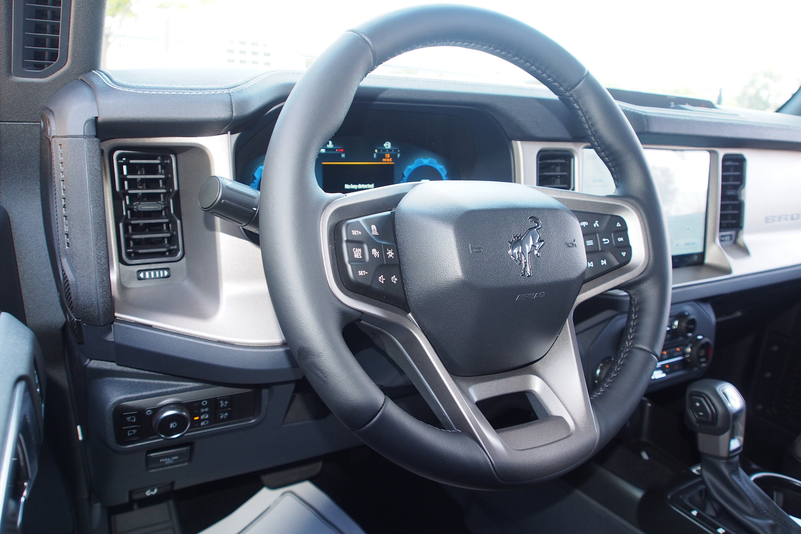 2025 Ford Bronco Outer Banks - Crossroads Courtesy Demo