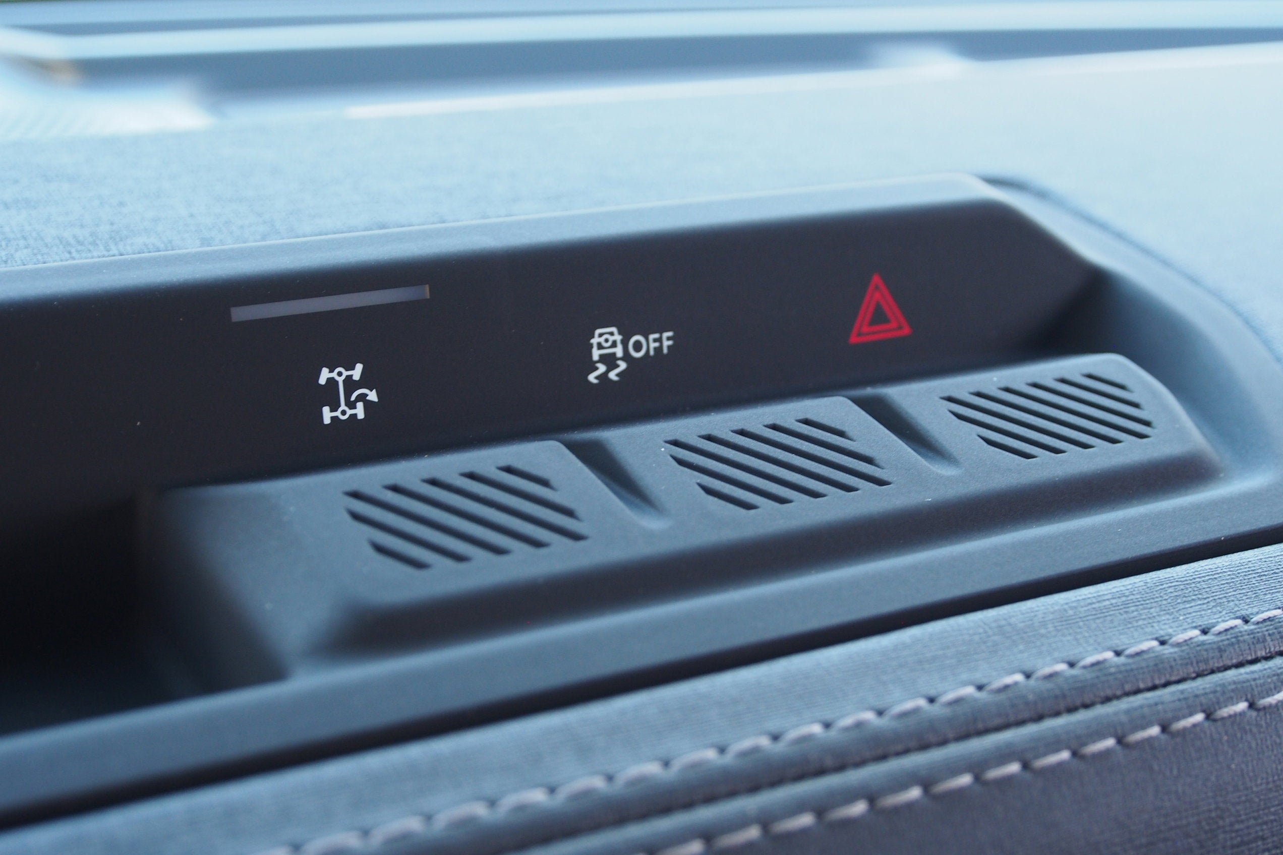 2025 Ford Bronco Outer Banks - Crossroads Courtesy Demo