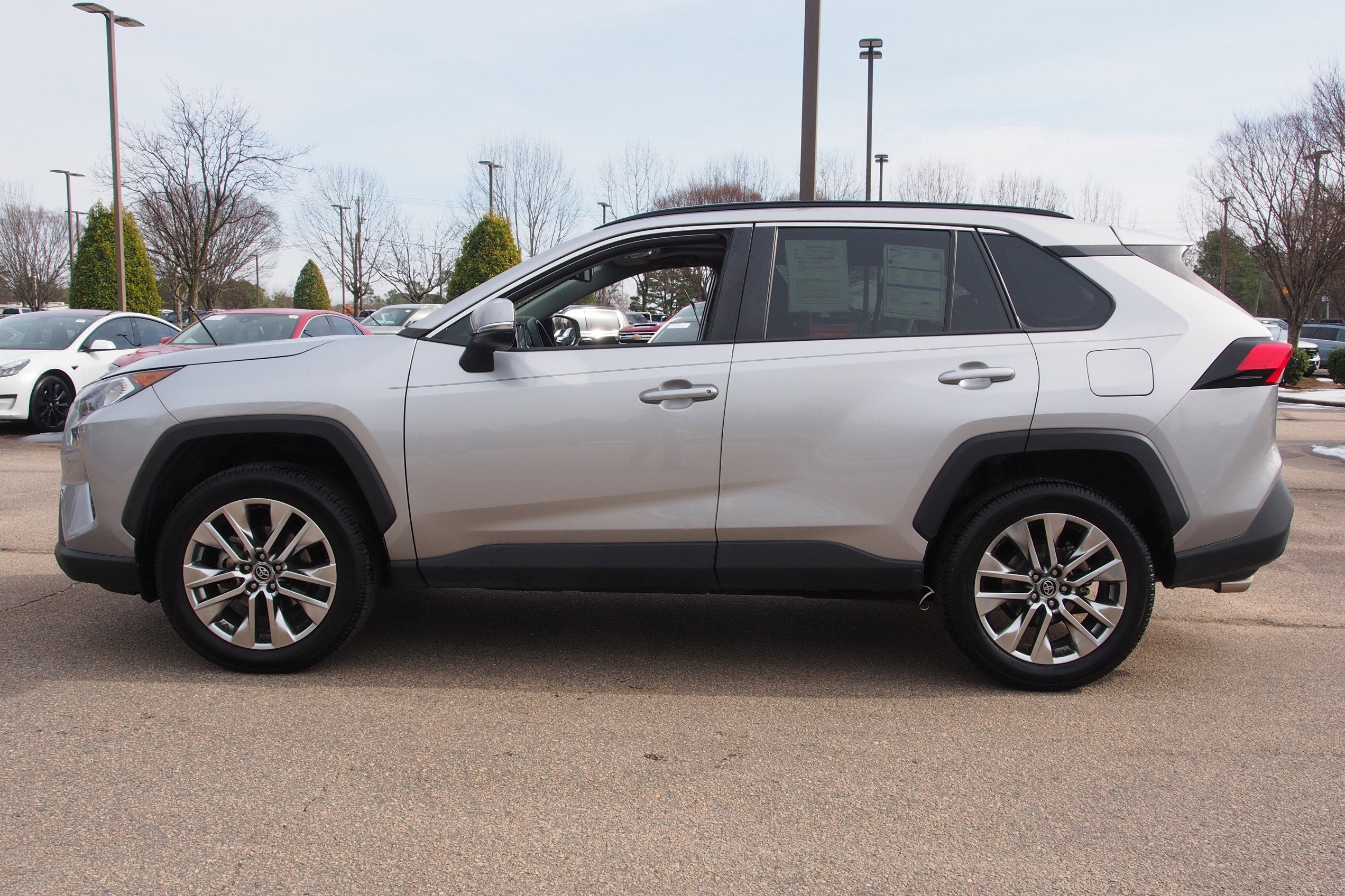 2019 Toyota RAV4 XLE Premium
