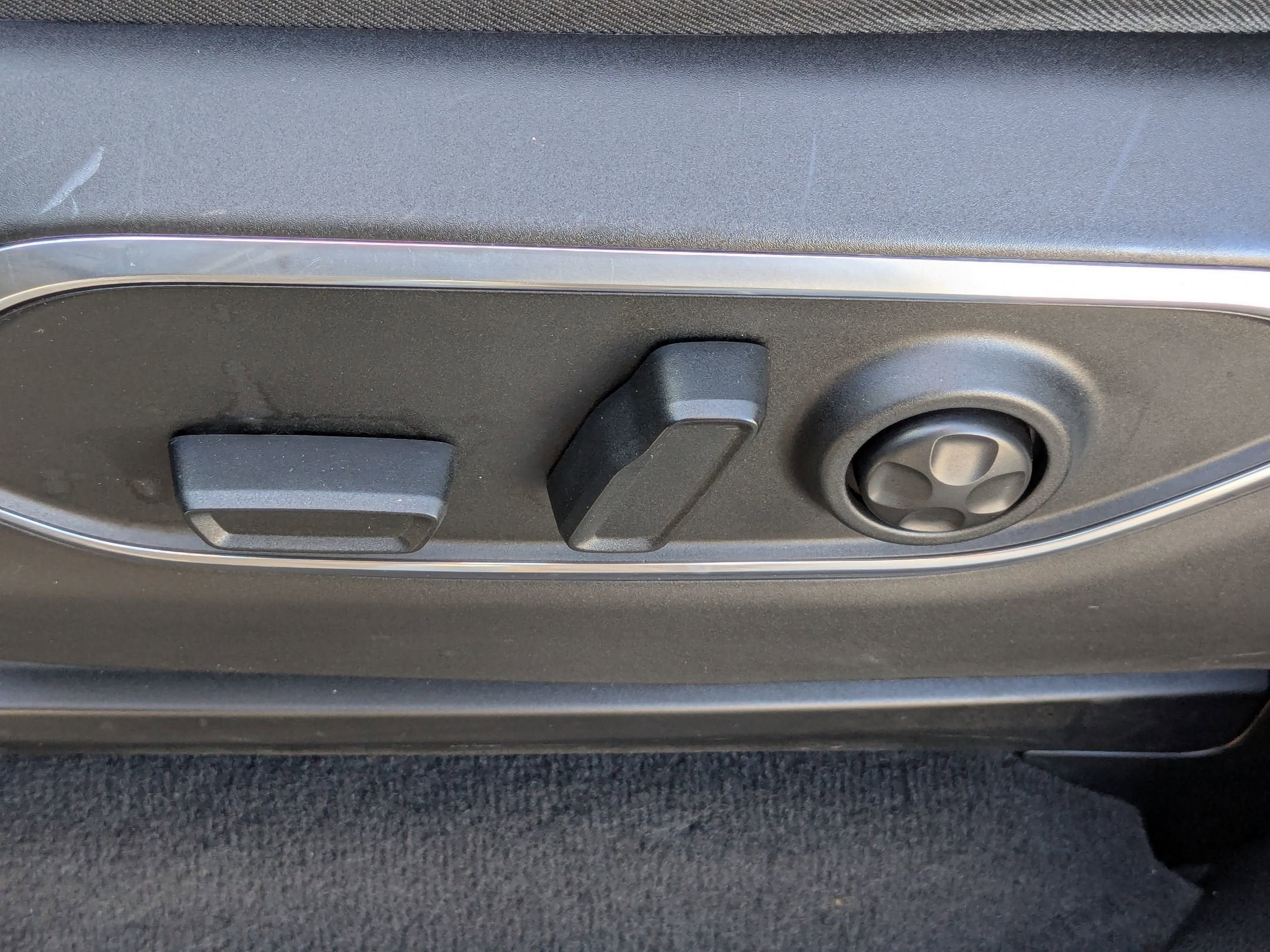 2024 Jeep Wagoneer Base