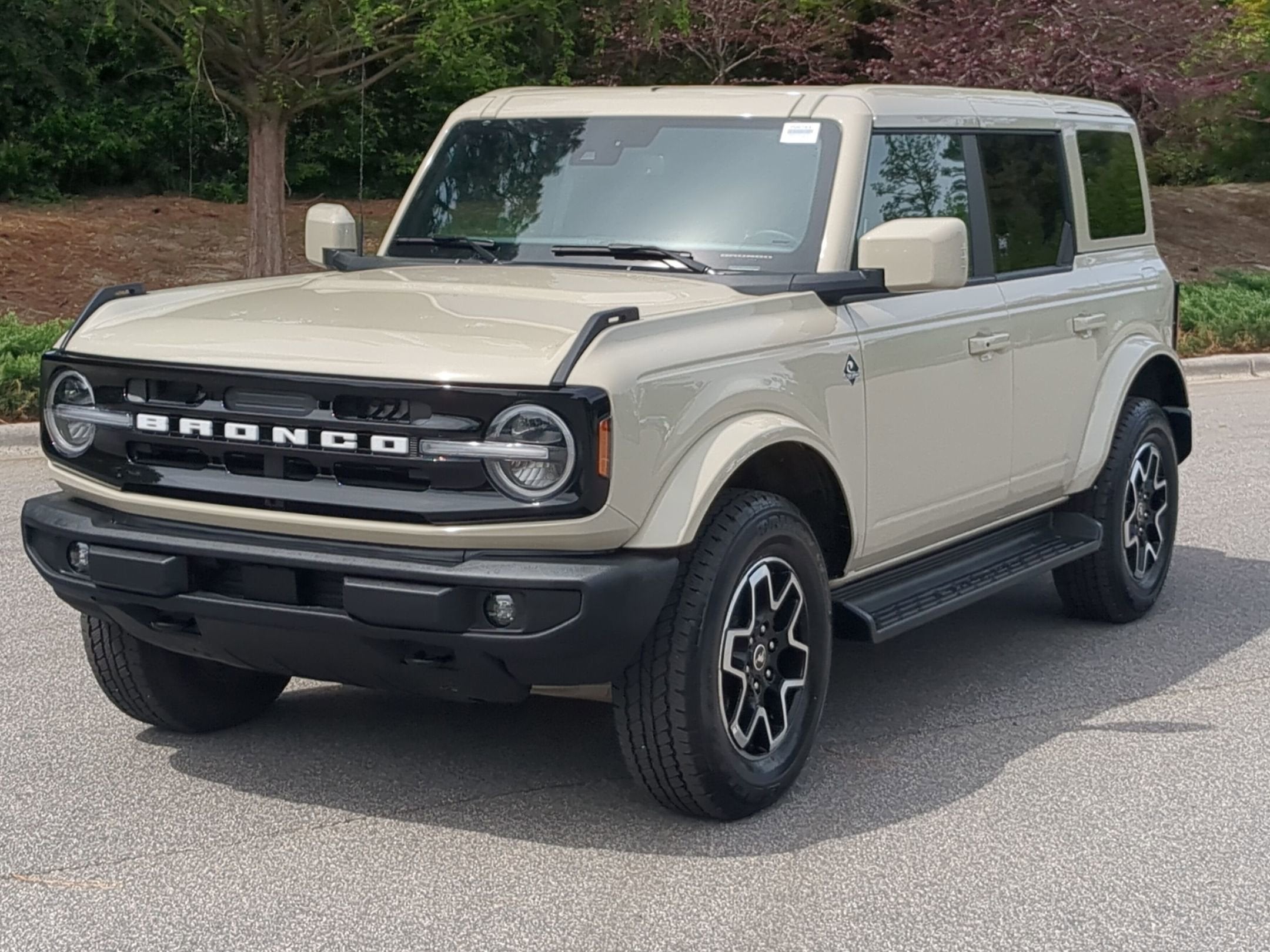 2025 Ford Bronco Outer Banks