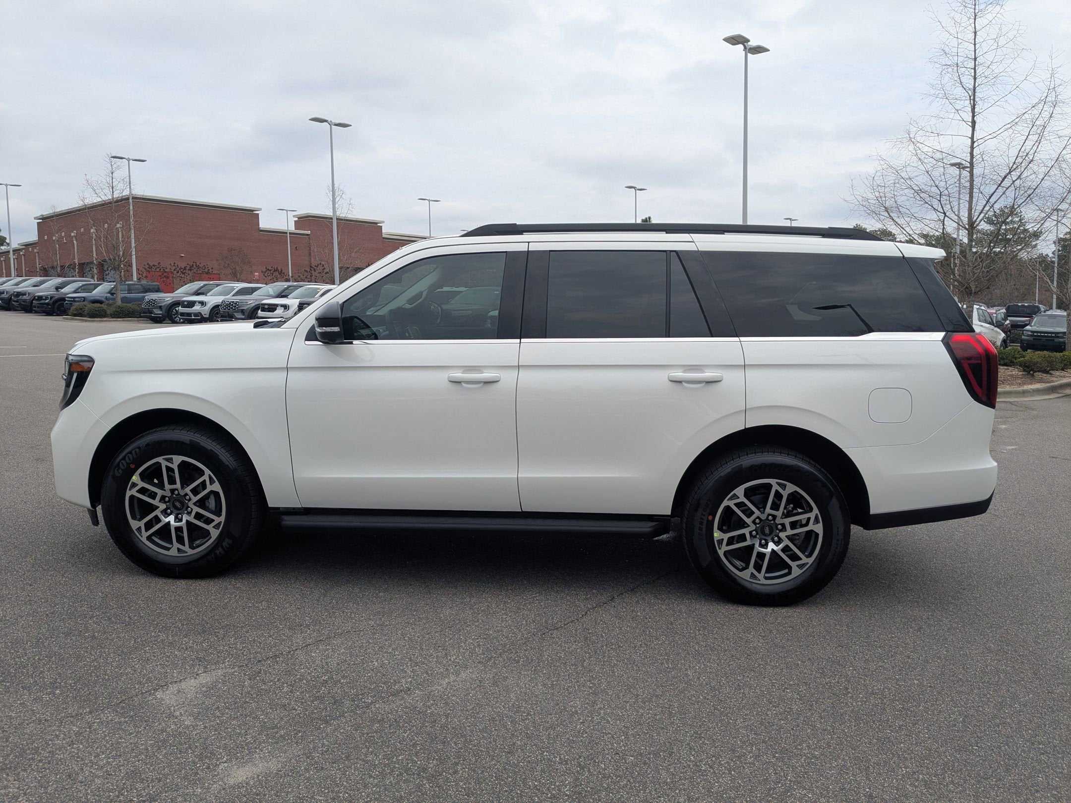 2026 Ford Expedition Active