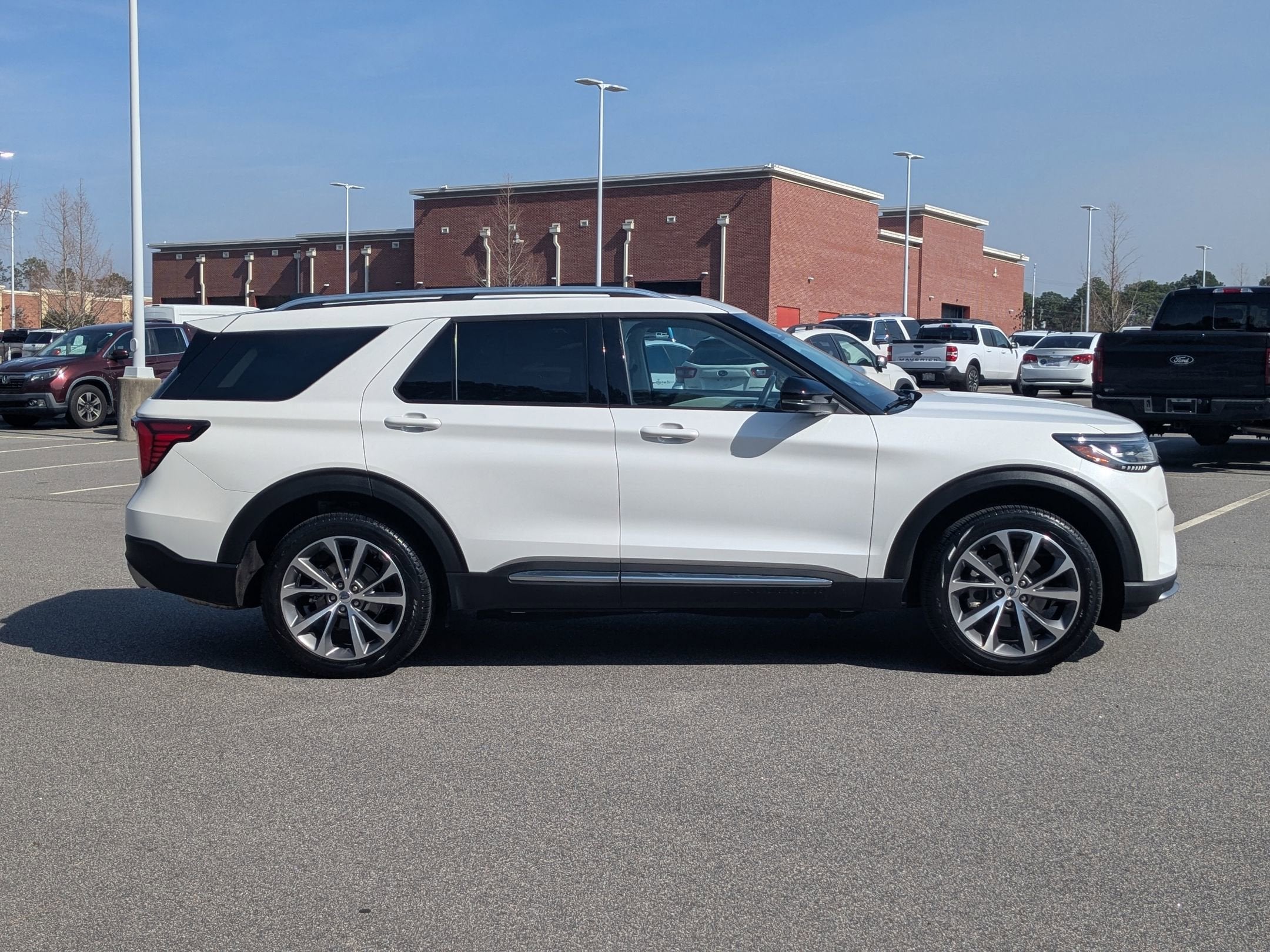 2025 Ford Explorer Platinum