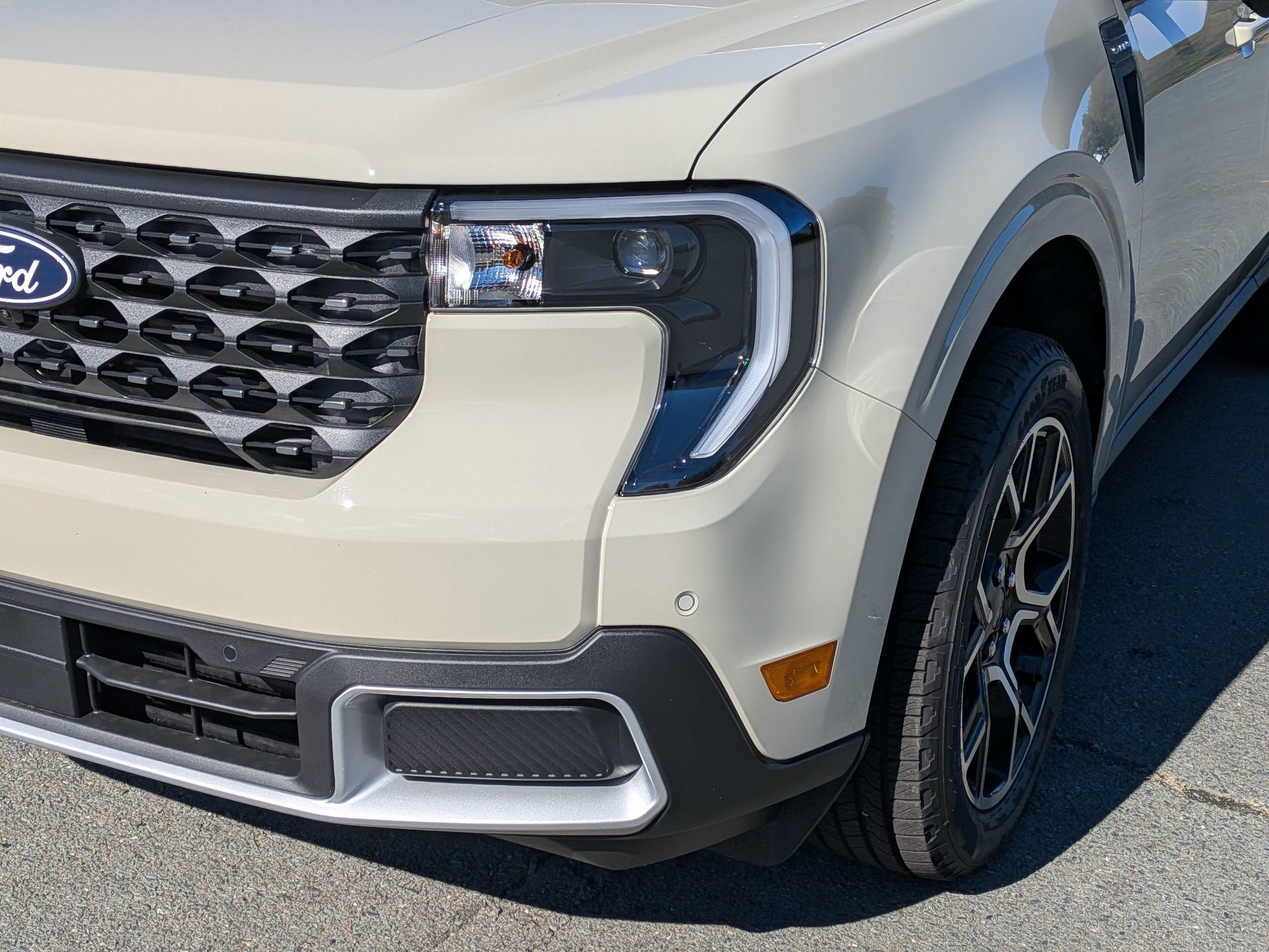 2025 Ford Maverick LARIAT