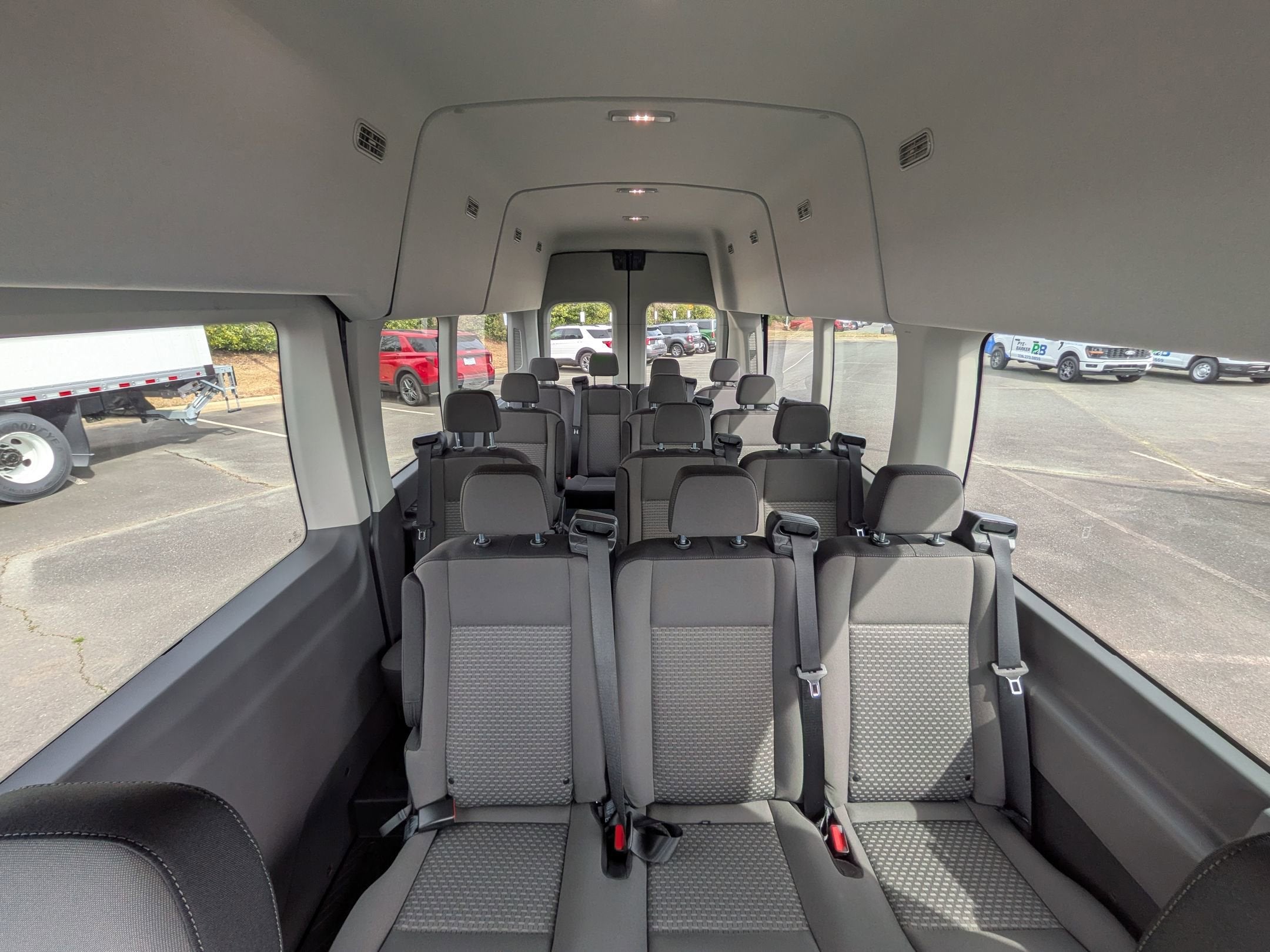 2026 Ford Transit Passenger Wagon XLT