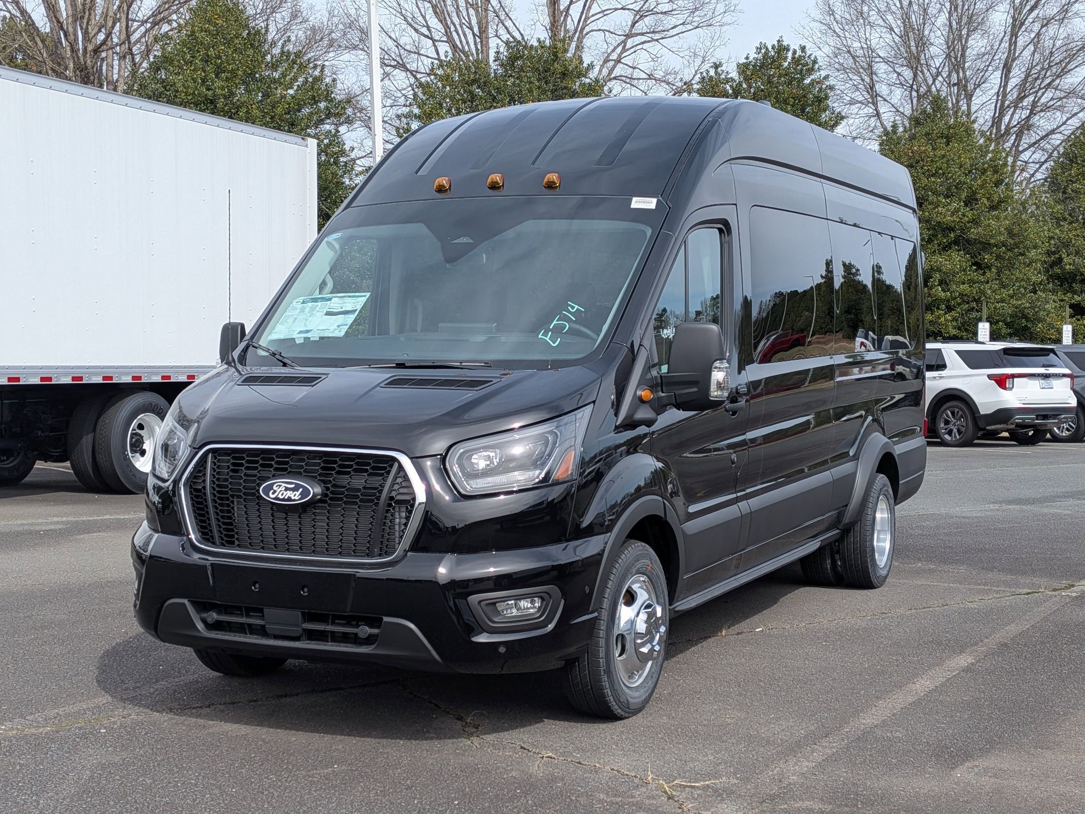 2026 Ford Transit Passenger Wagon XLT
