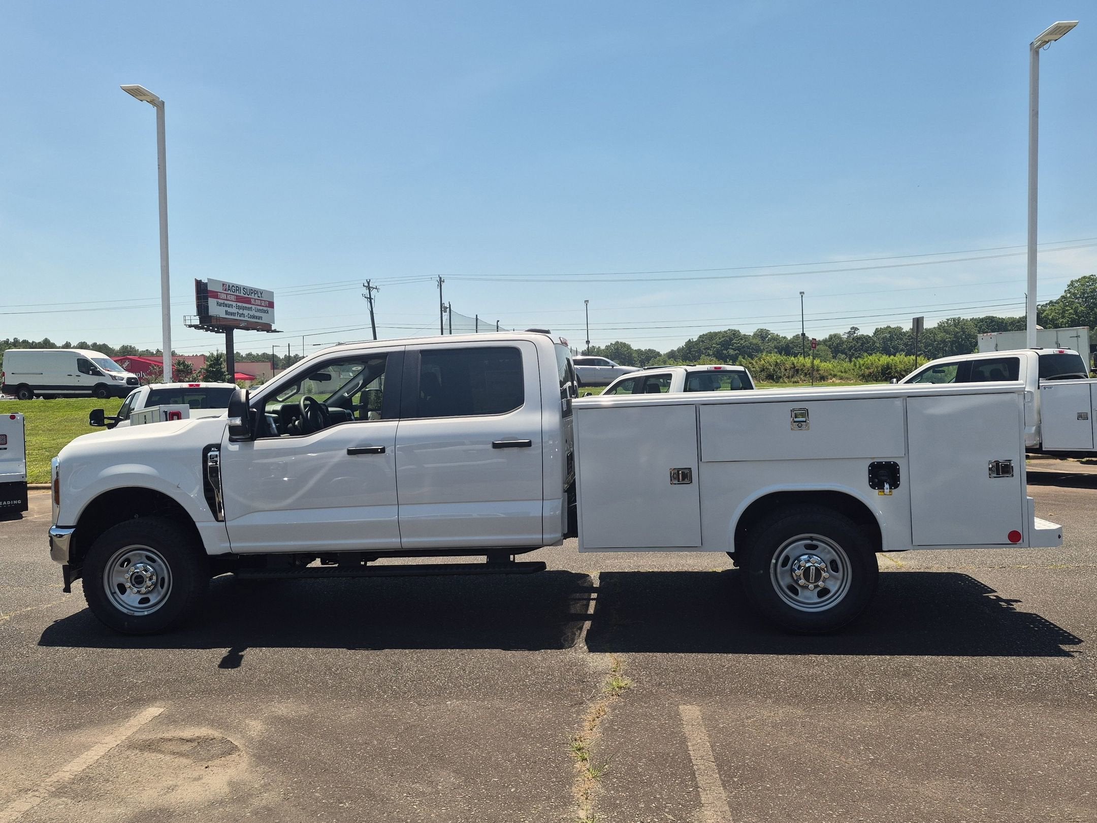 2026 Ford Super Duty F-350 SRW XL