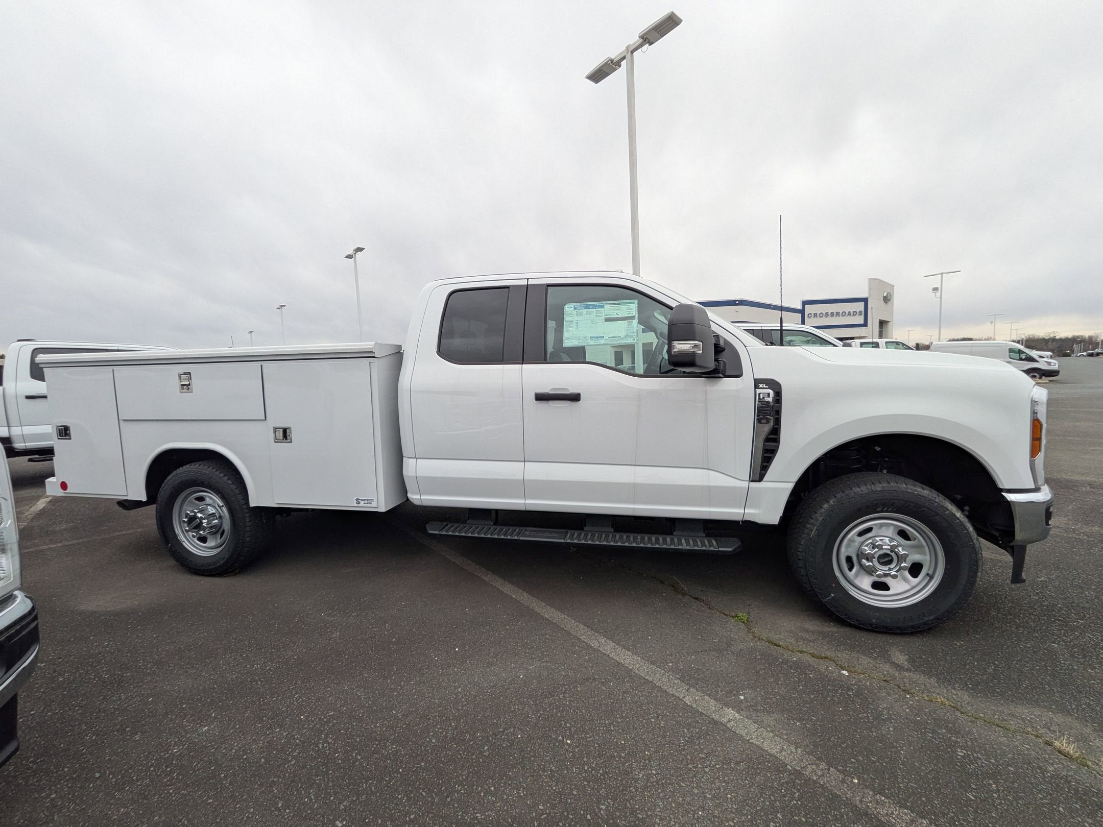 2025 Ford Super Duty F-350 SRW XL