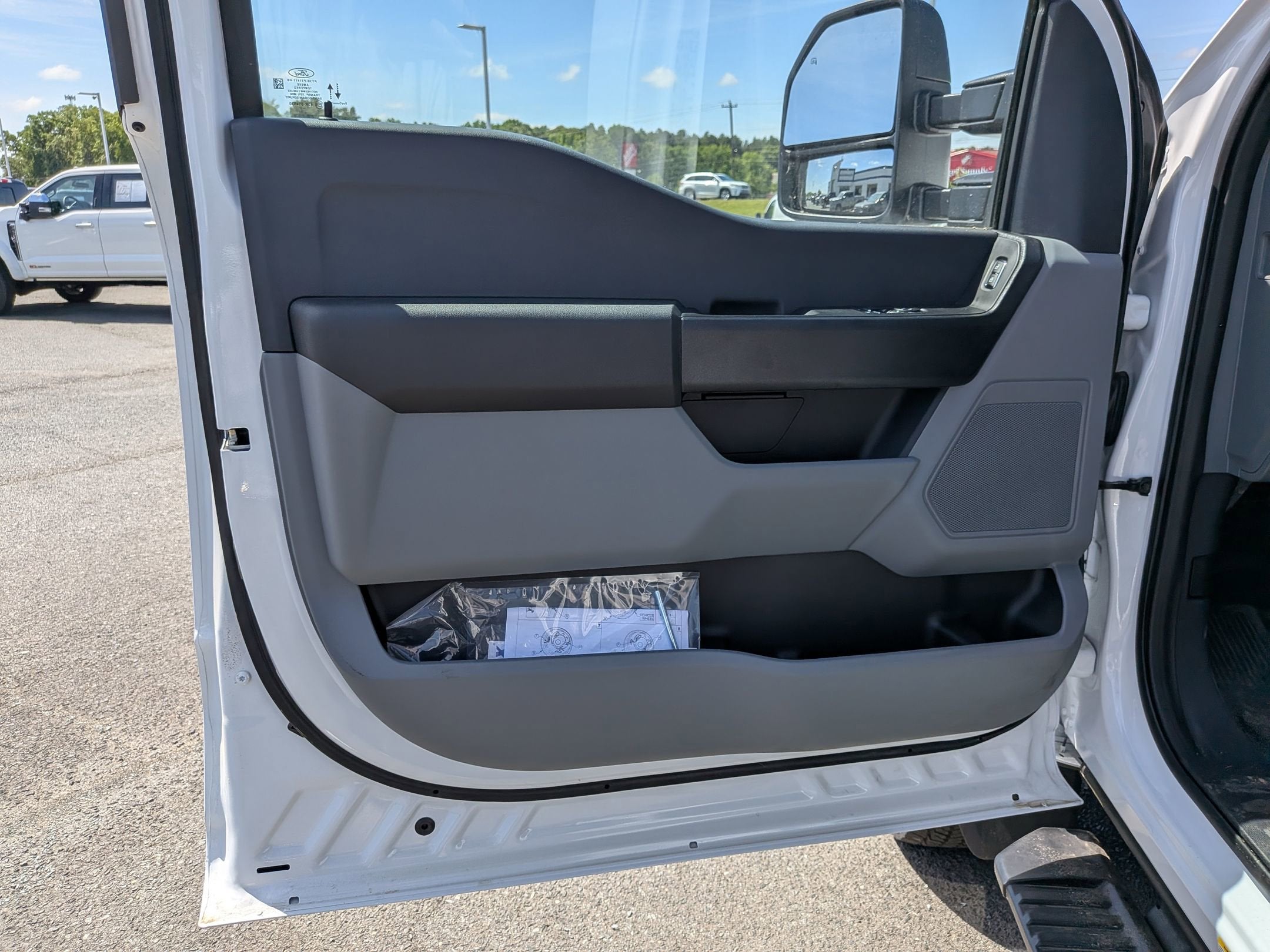 2025 Ford Super Duty F-550 DRW XL
