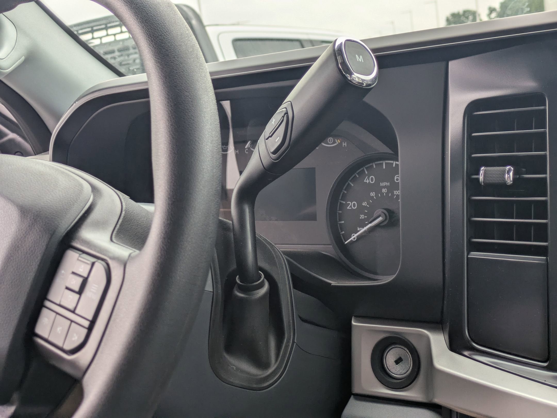 2025 Ford Super Duty F-600 DRW XL