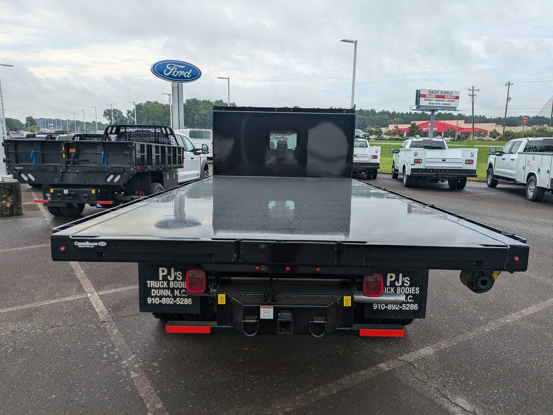 2025 Ford Super Duty F-600 DRW XL