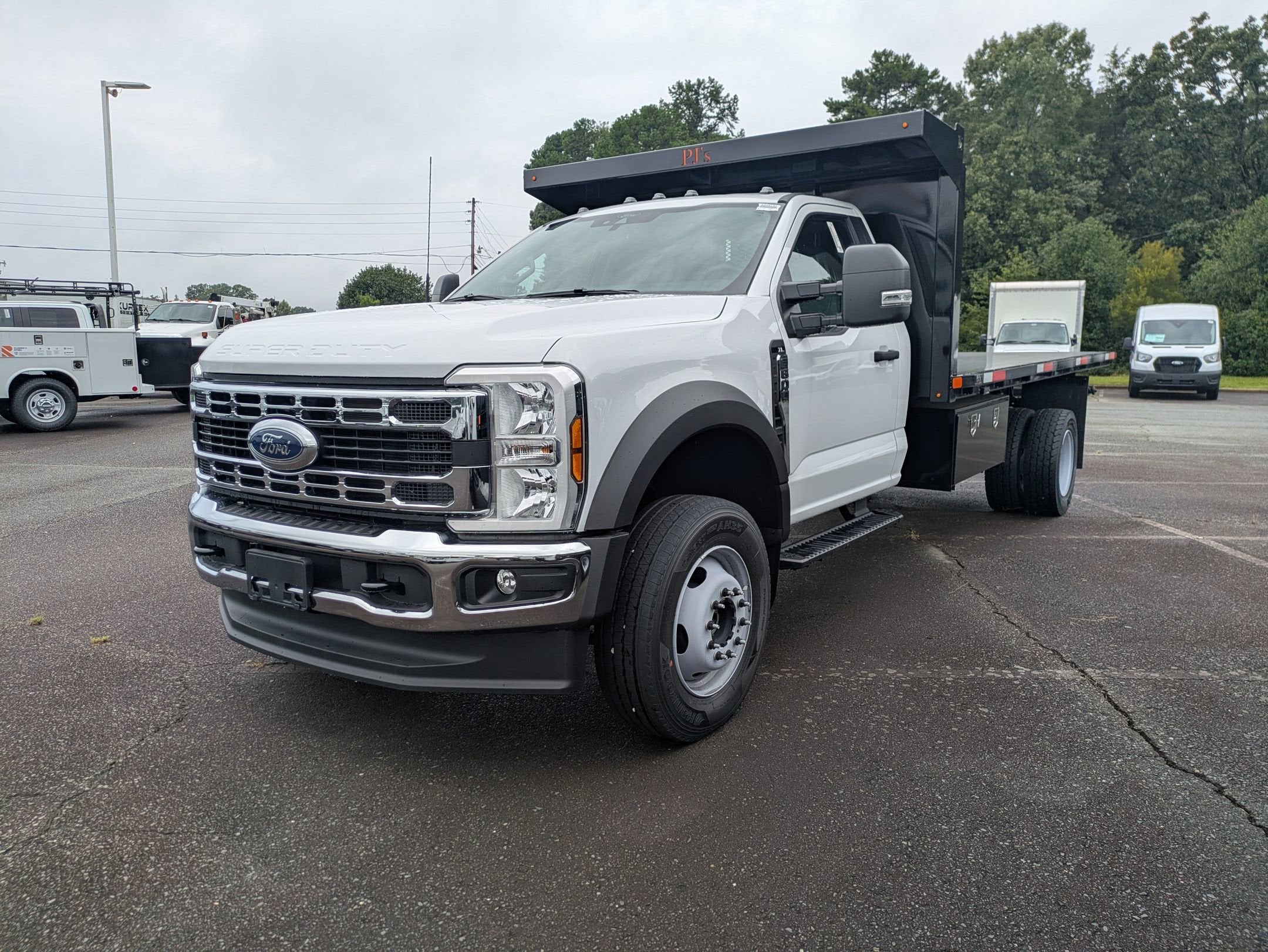 2025 Ford Super Duty F-600 DRW XL
