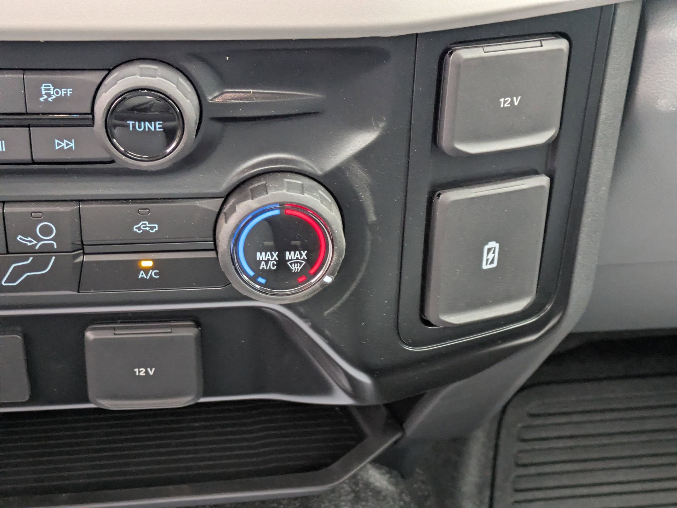 2025 Ford Super Duty F-600 DRW XL