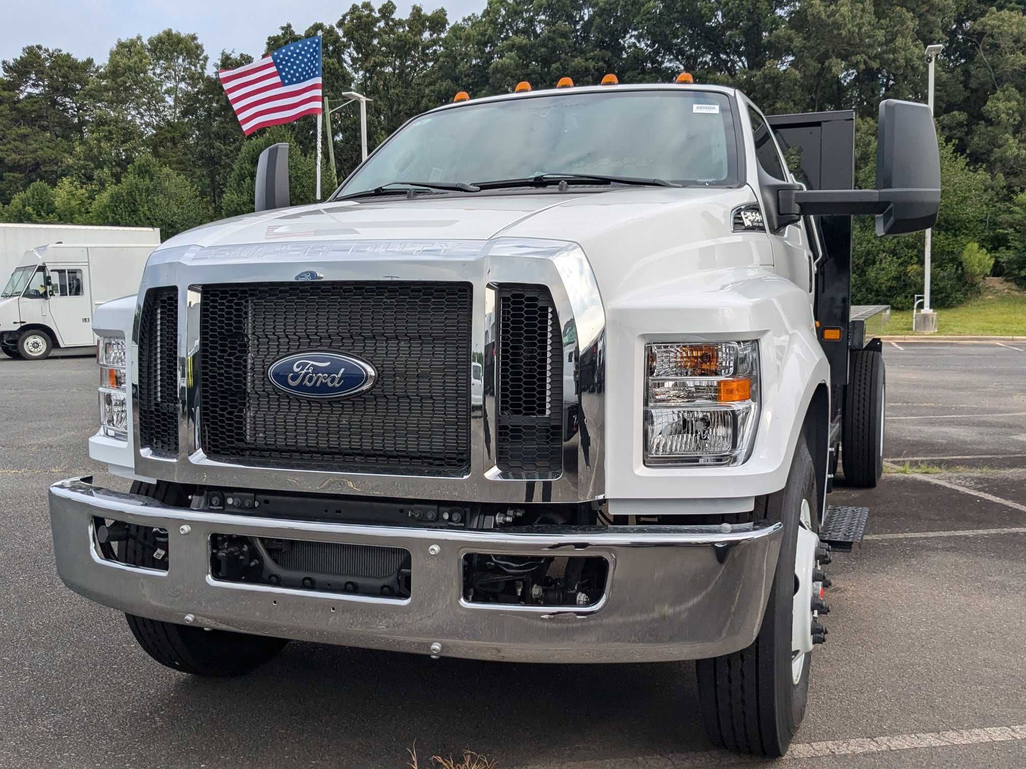2025 Ford F-650SD Base 16ft Flatbed