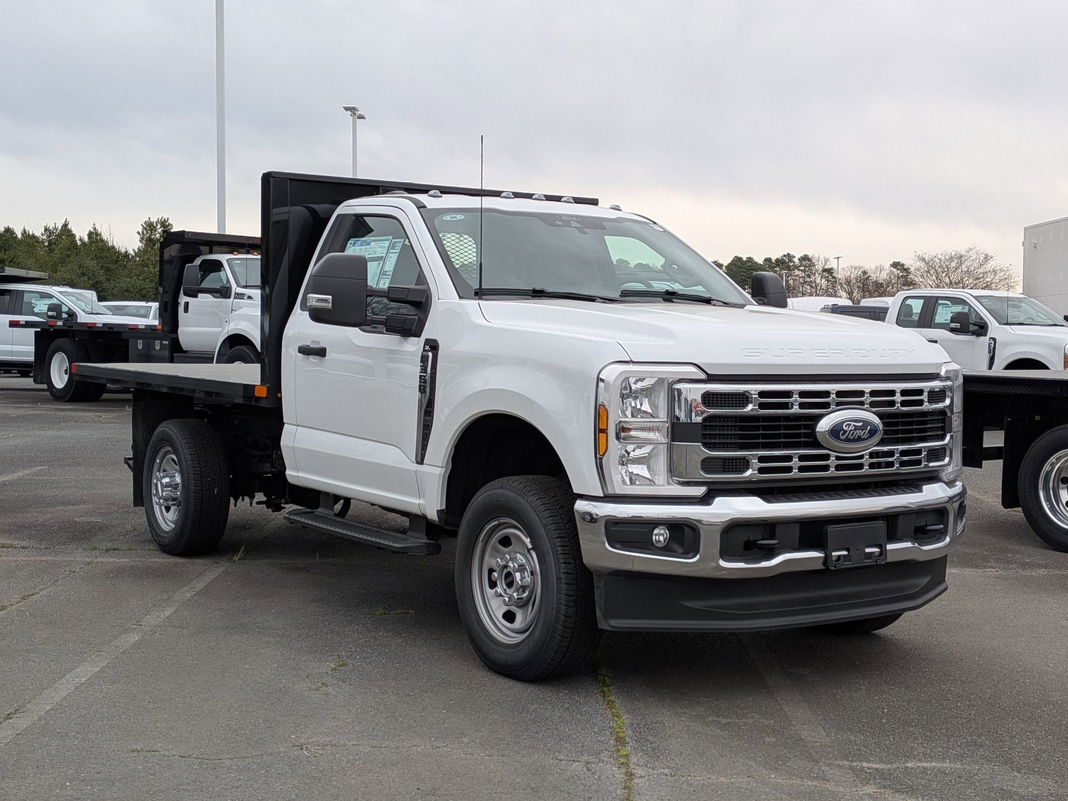 2025 Ford Super Duty F-350 SRW XL