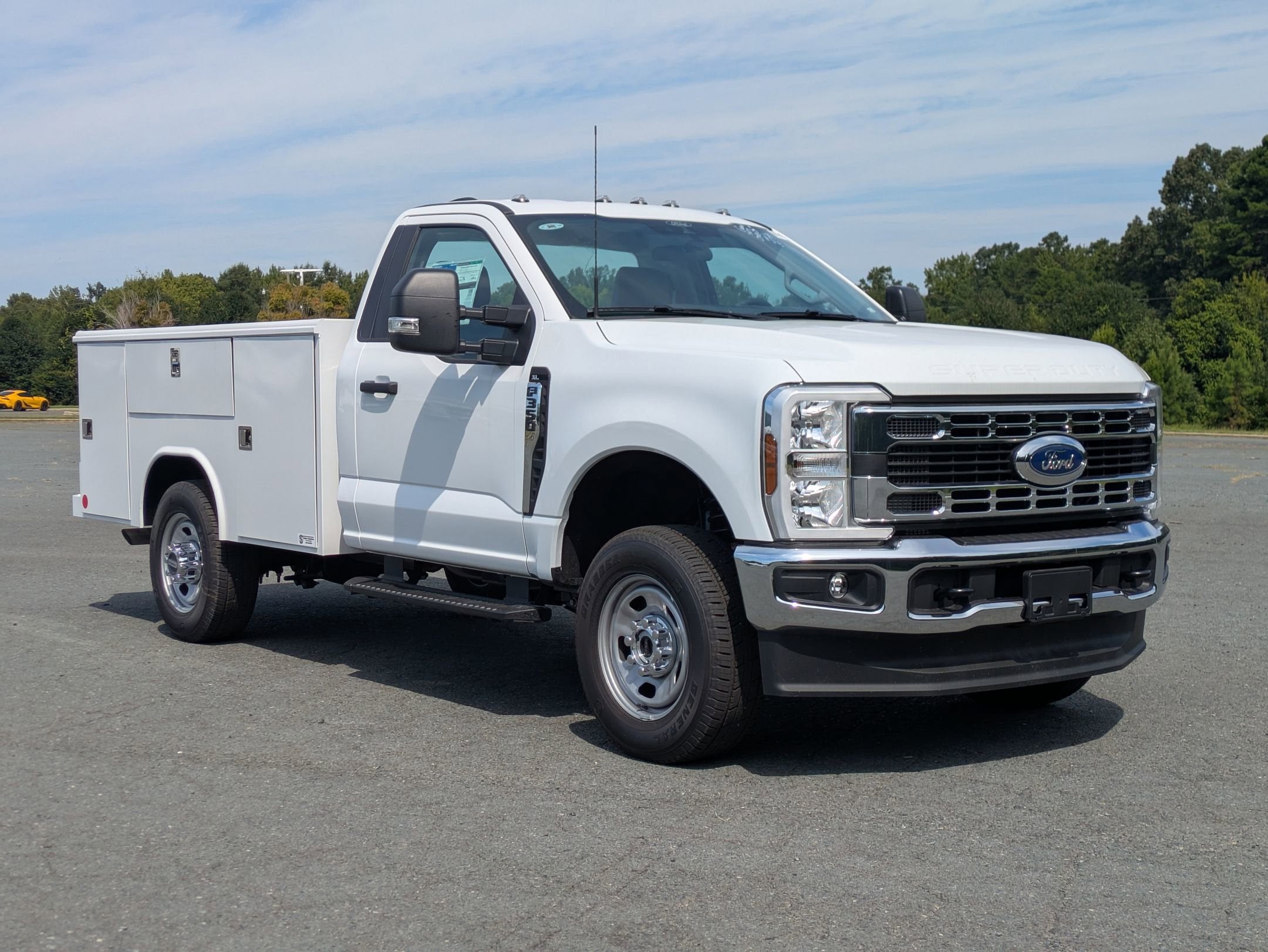 2025 Ford Super Duty F-350 SRW XL