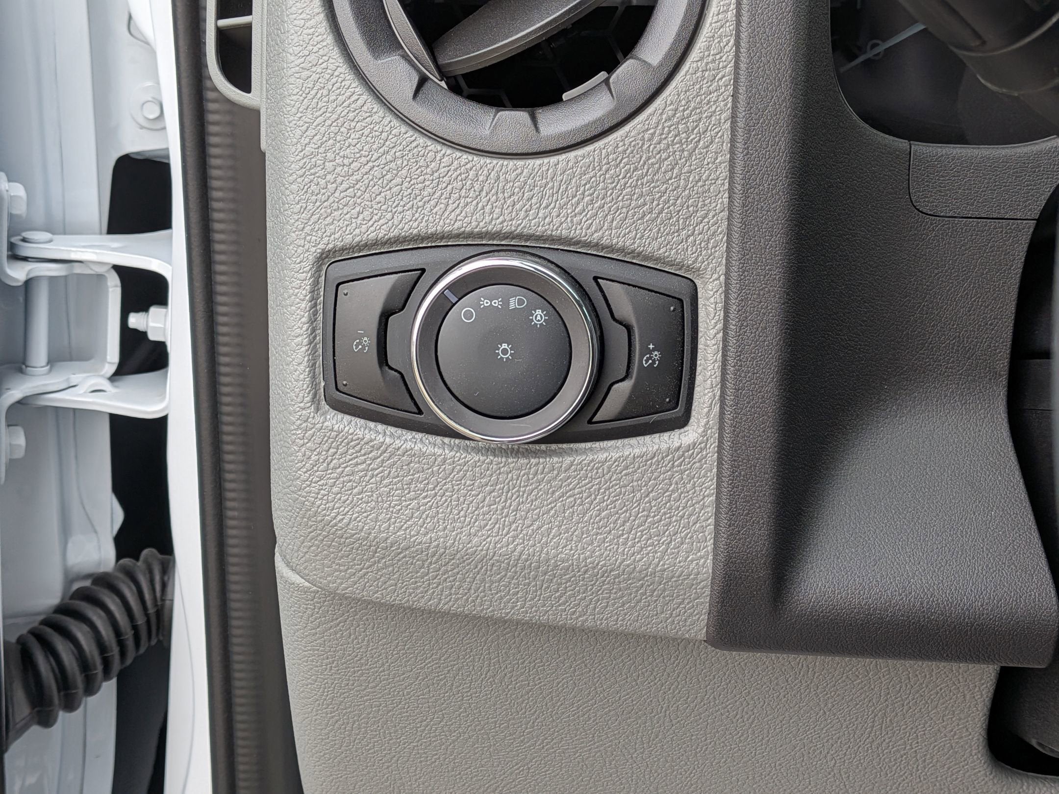 2026 Ford E-Series Cutaway Base