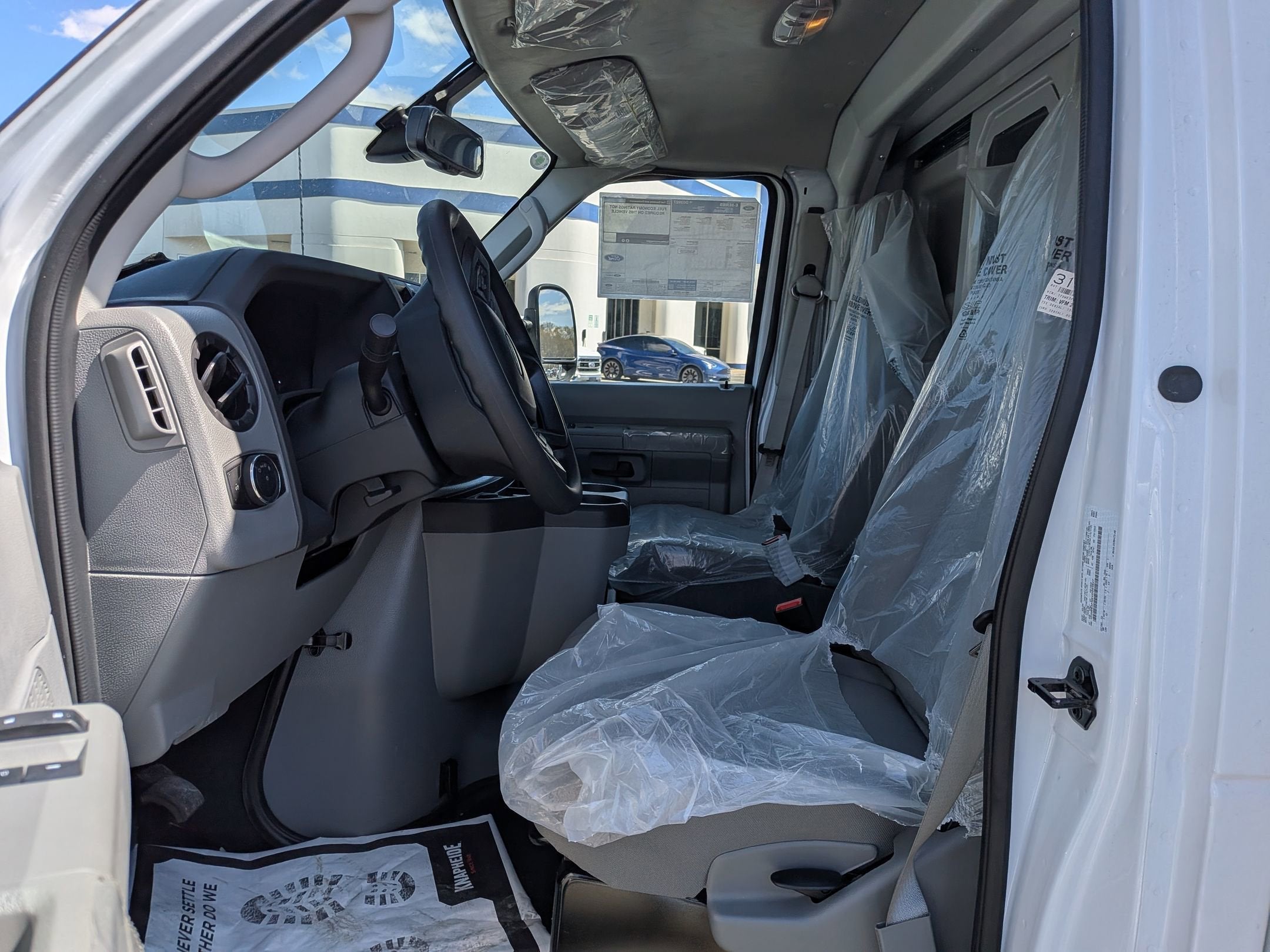 2027 Ford E-Series Cutaway Base