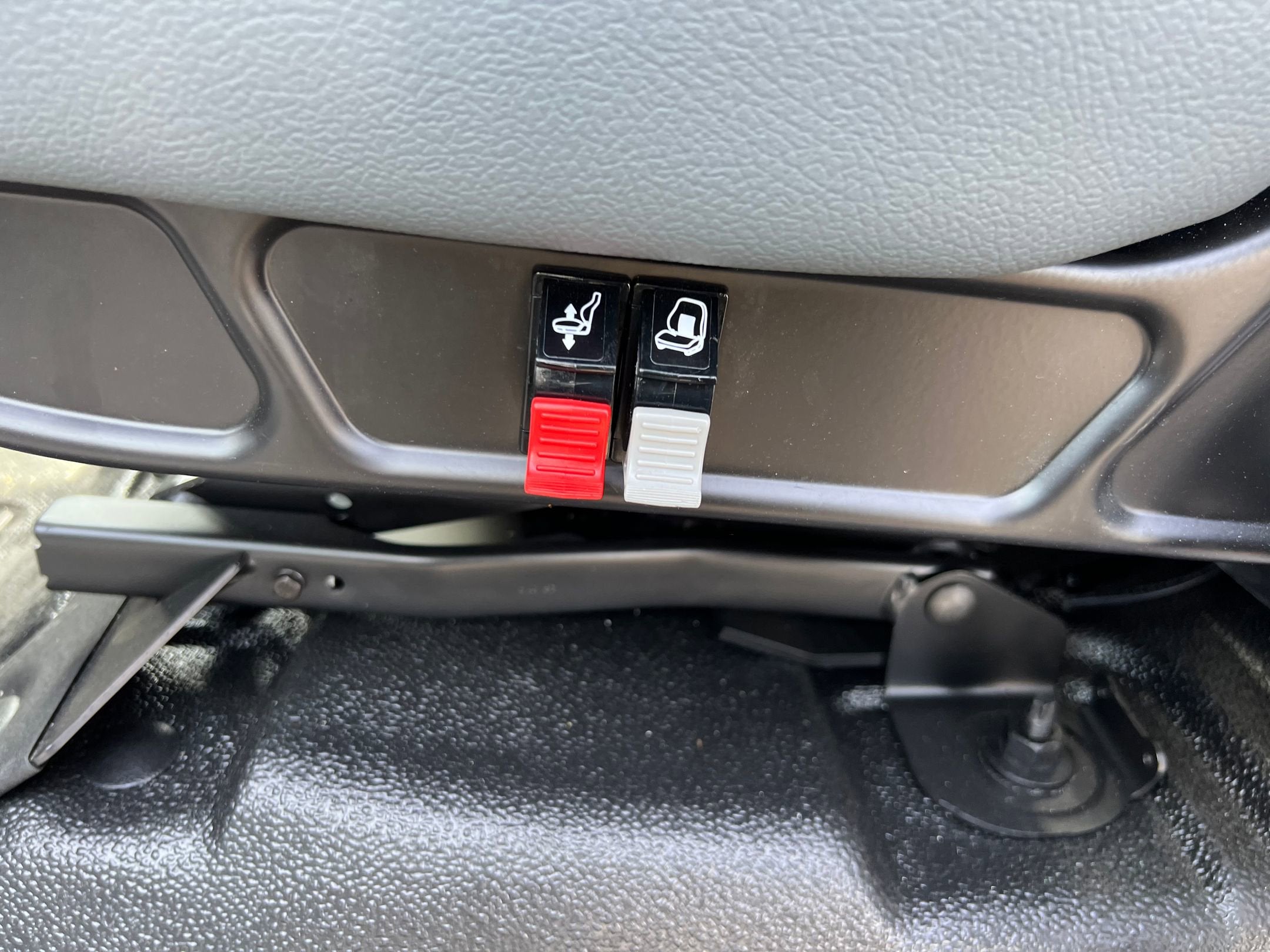 2027 Ford F-750SD Base