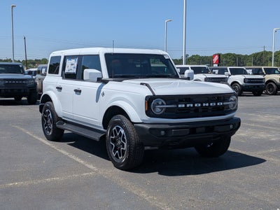 2026 Ford Bronco Outer Banks Custom Wheels / Lift