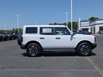 2026 Ford Bronco Outer Banks Custom Wheels / Lift