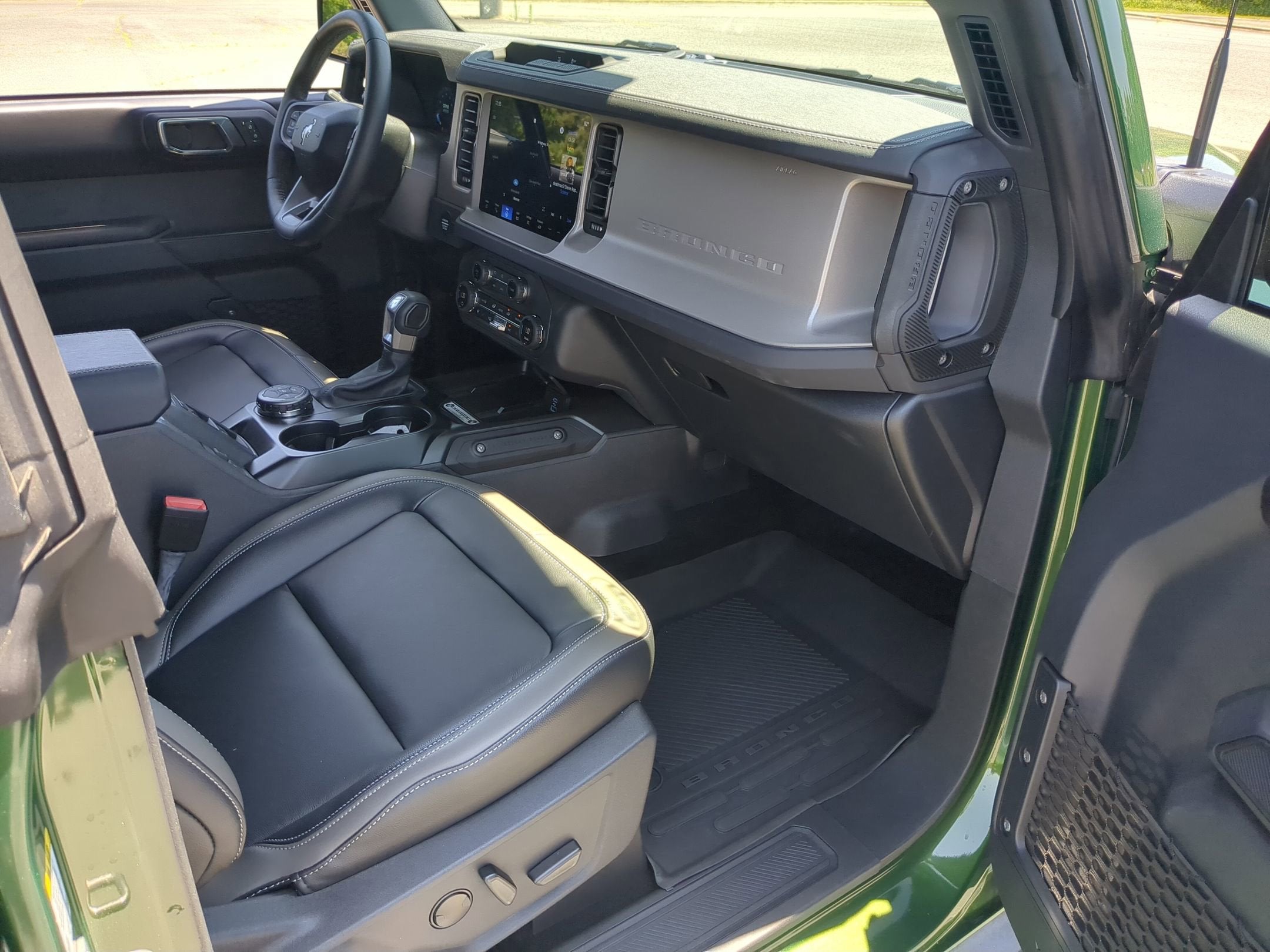 2025 Ford Bronco Outer Banks - Crossroads Courtesy Demo