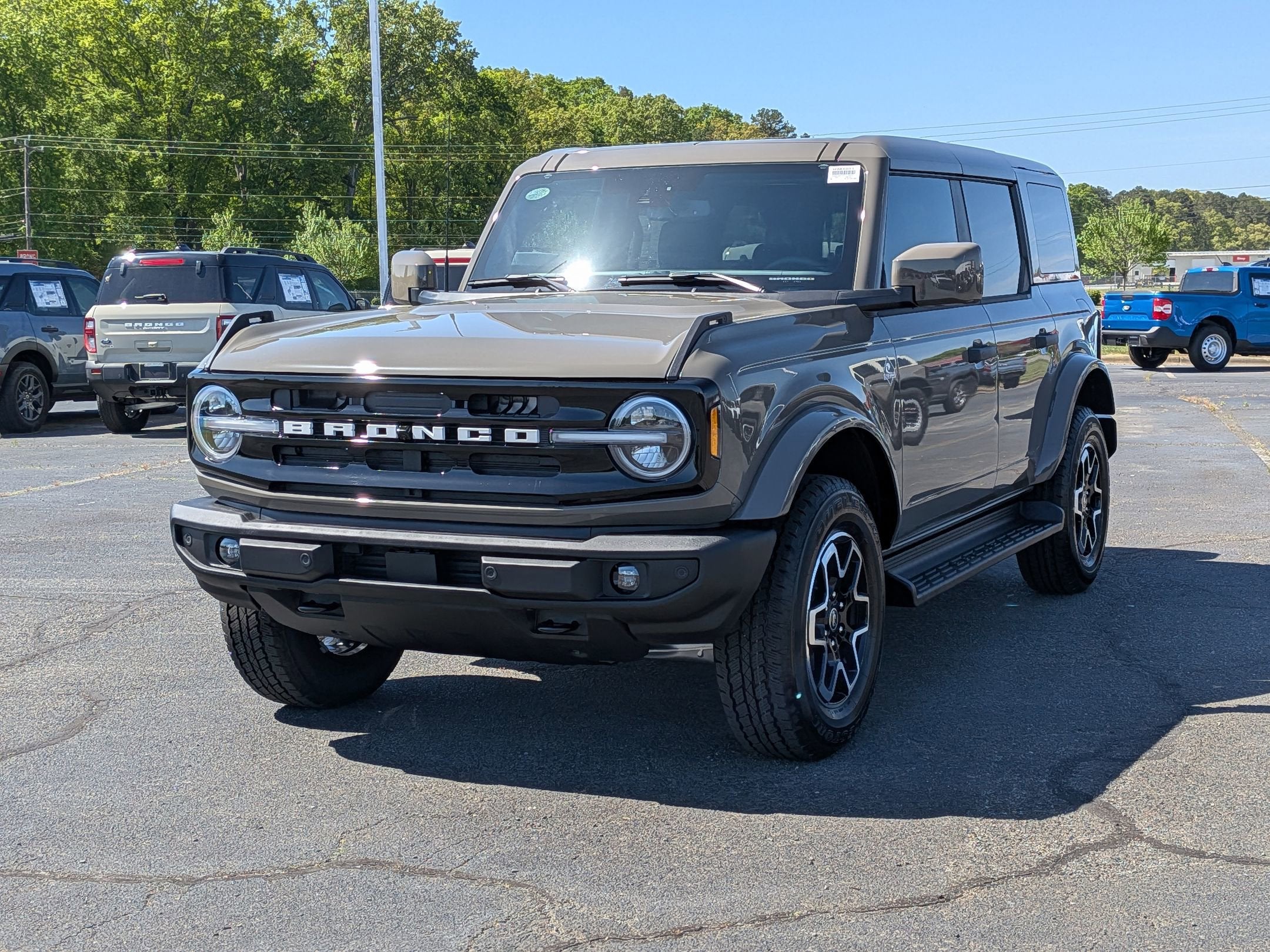 2026 Ford Bronco Outer Banks