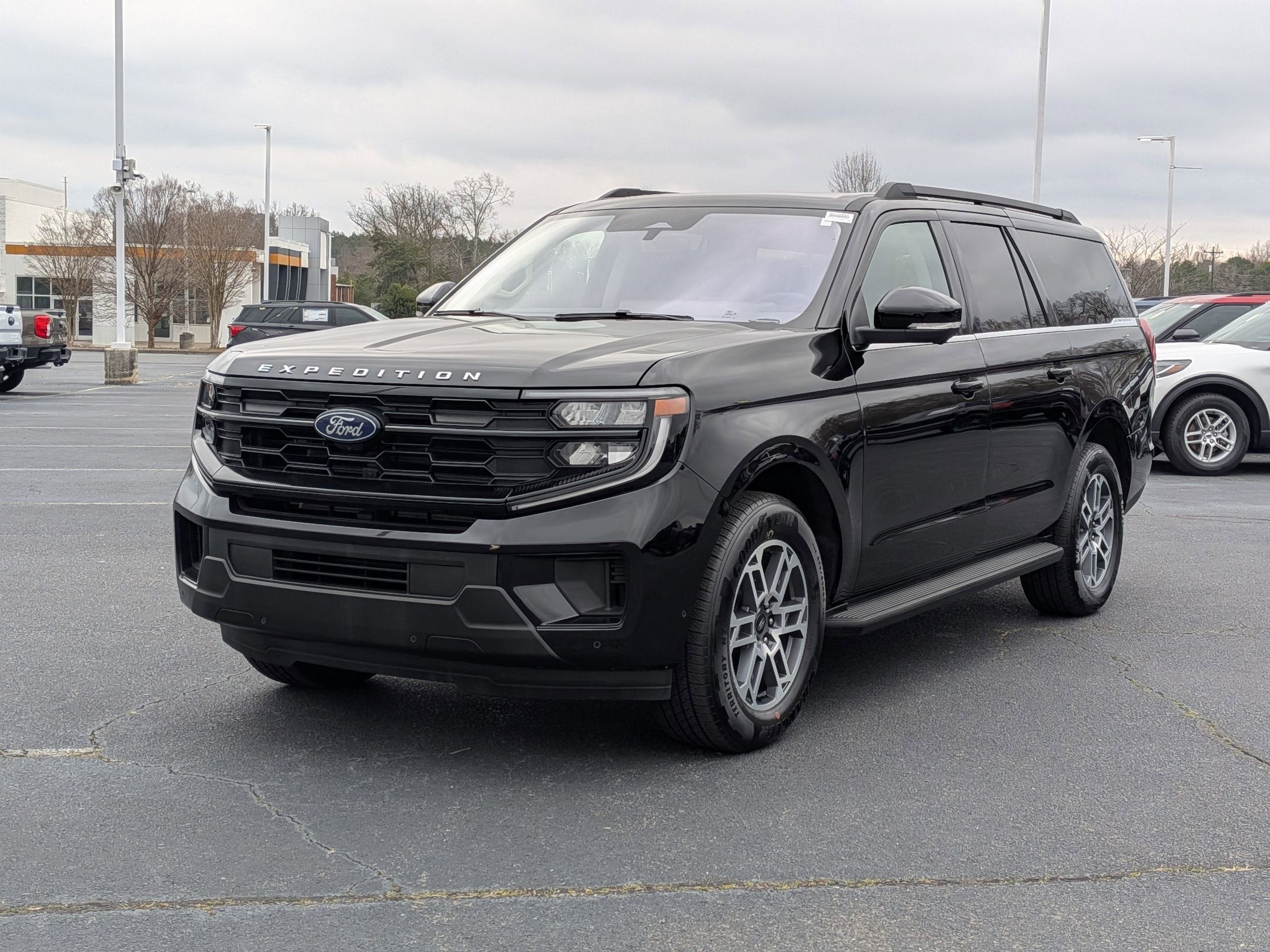 2025 Ford Expedition Max Active