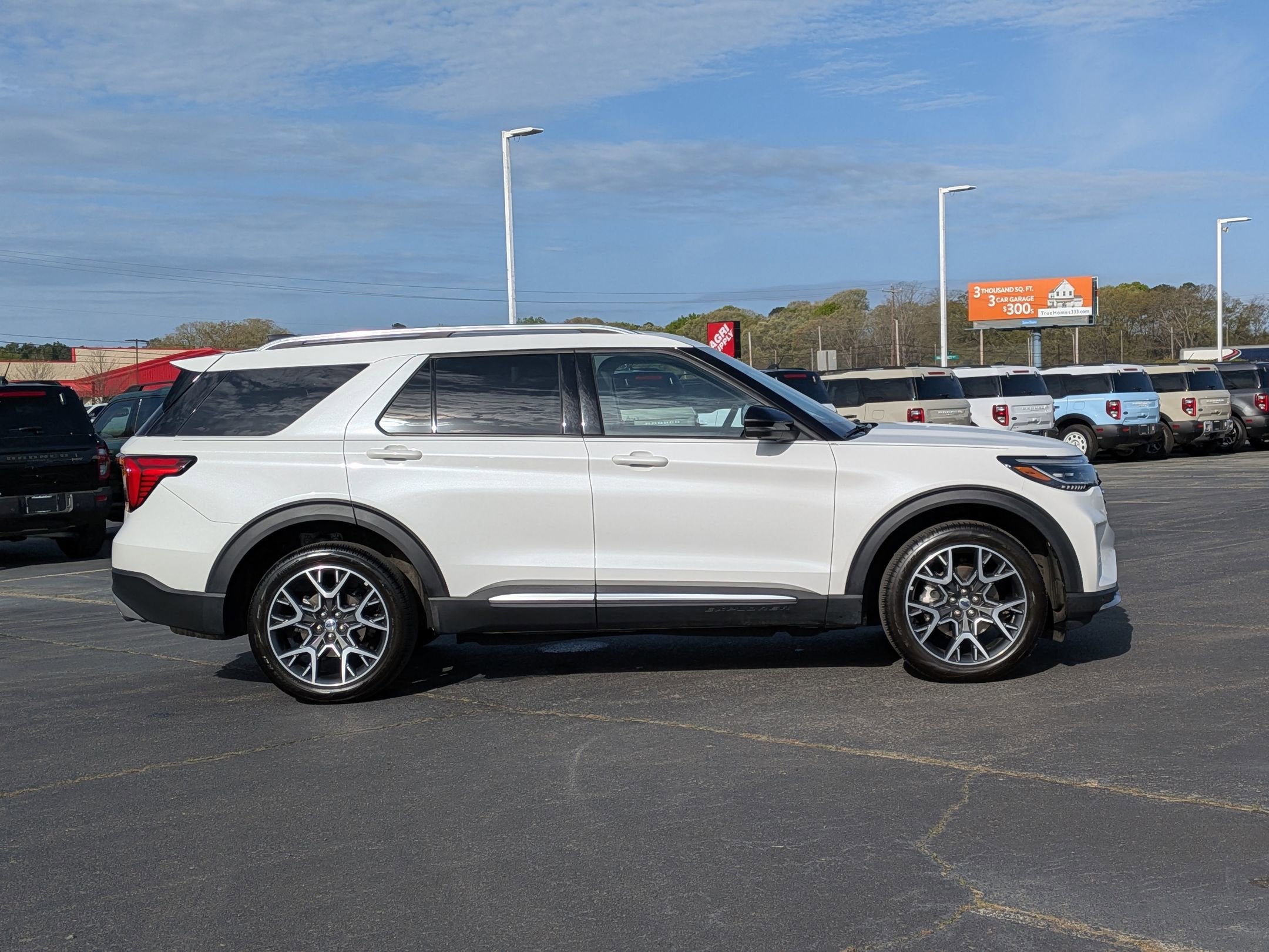2025 Ford Explorer Platinum