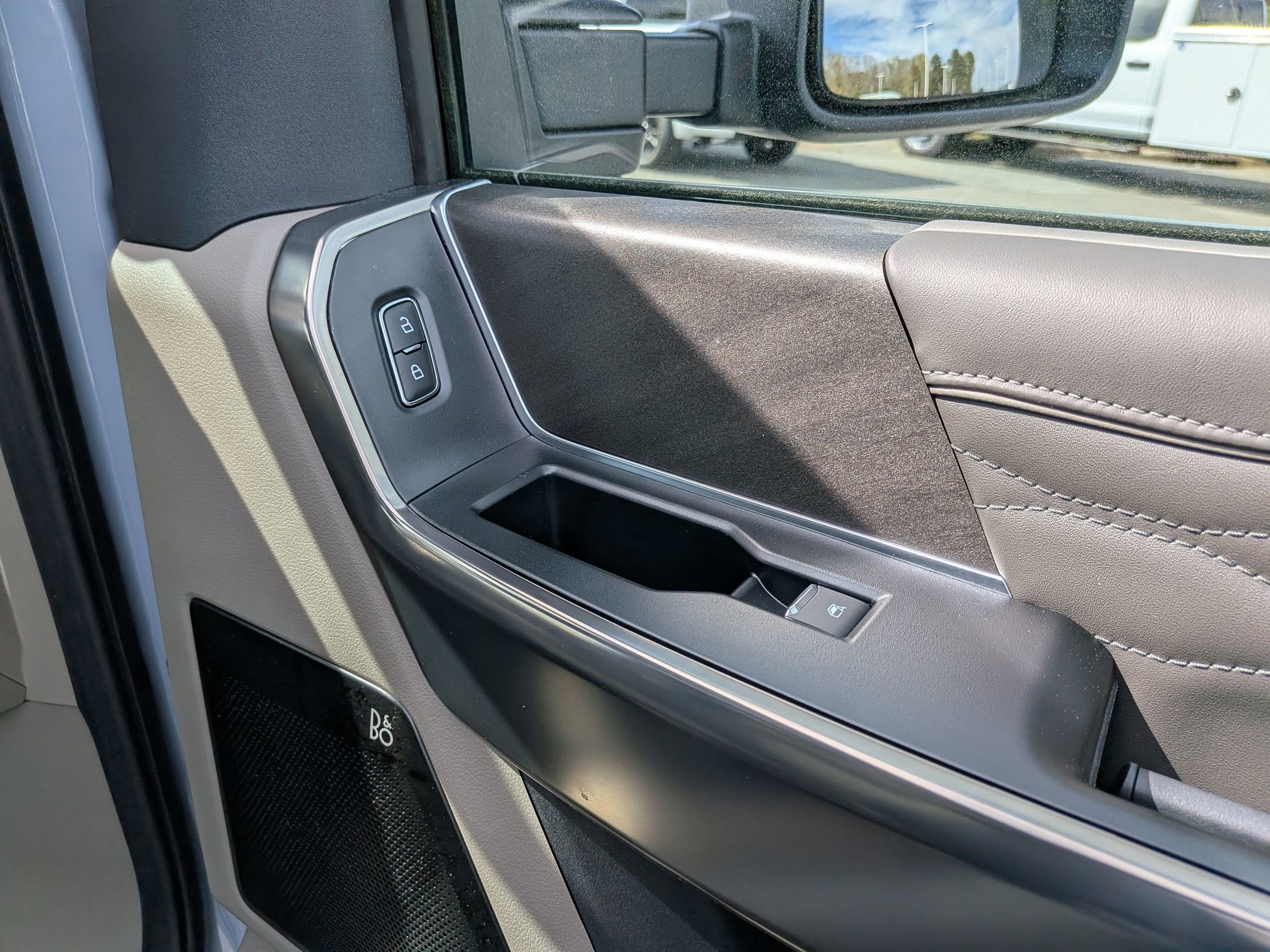 2025 Ford Super Duty F-350 SRW Platinum