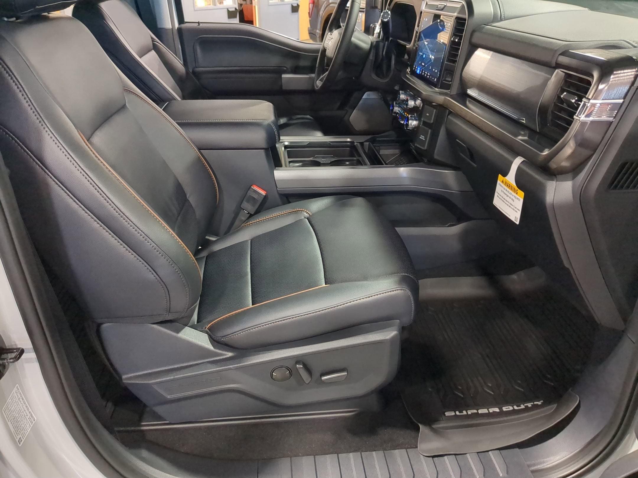 2026 Ford Super Duty F-350 SRW LARIAT