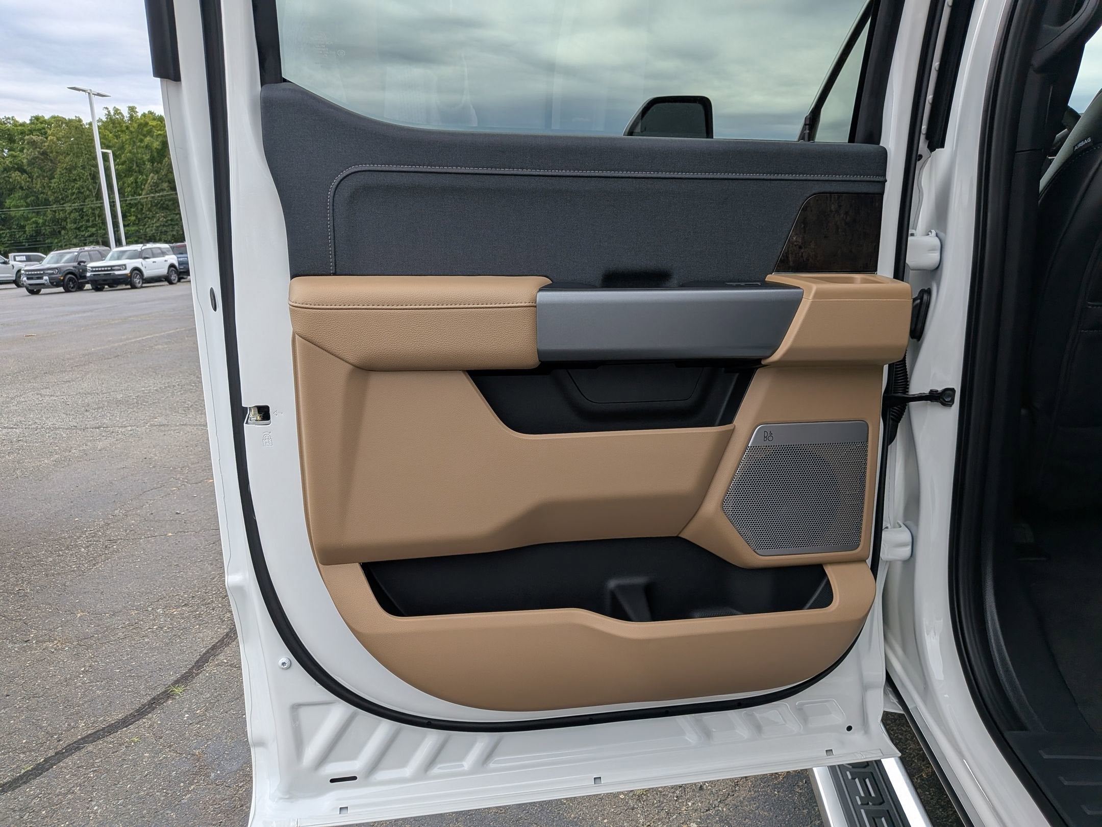 2026 Ford Super Duty F-350 SRW LARIAT