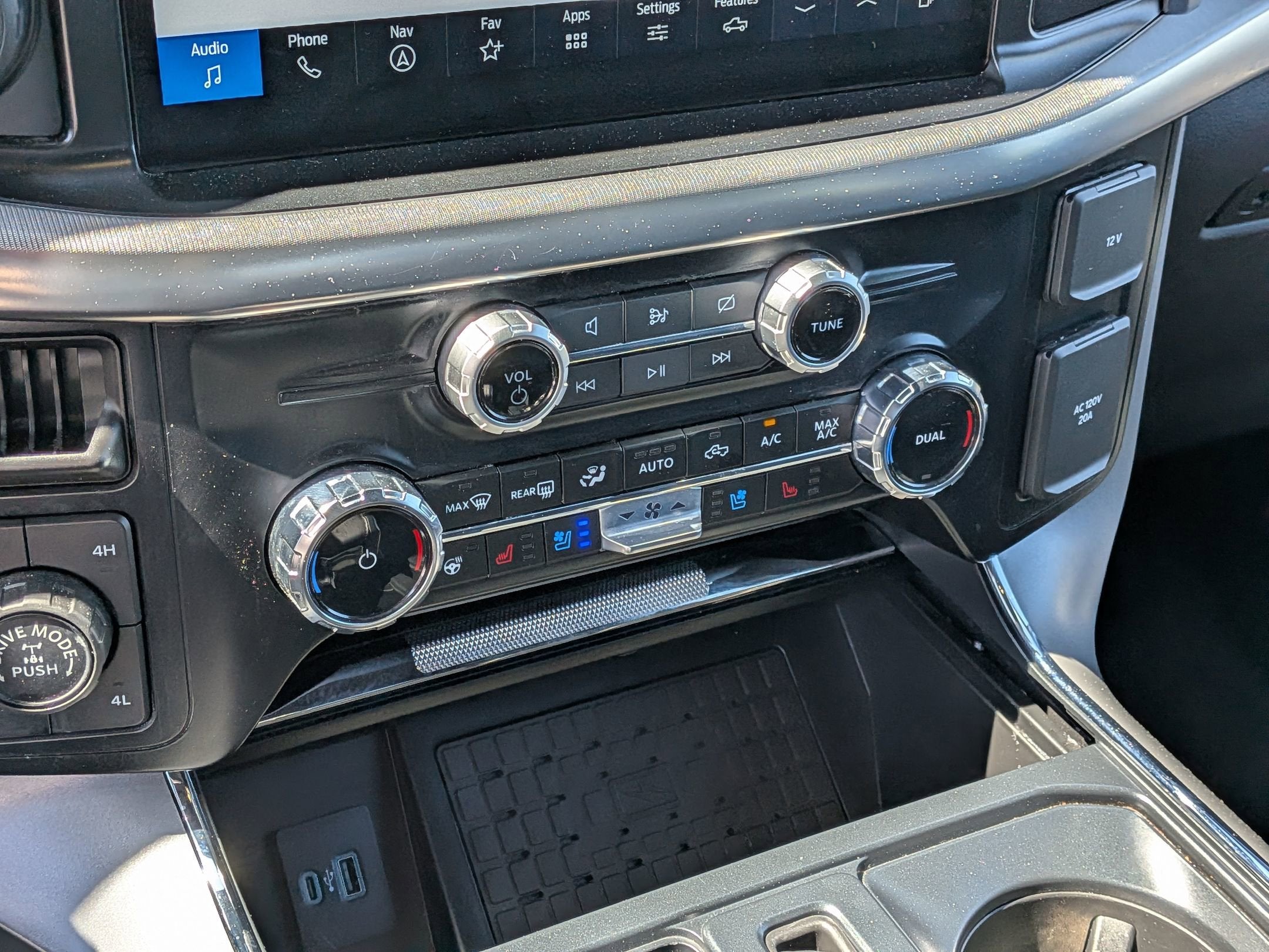 2024 Ford F-150 LARIAT