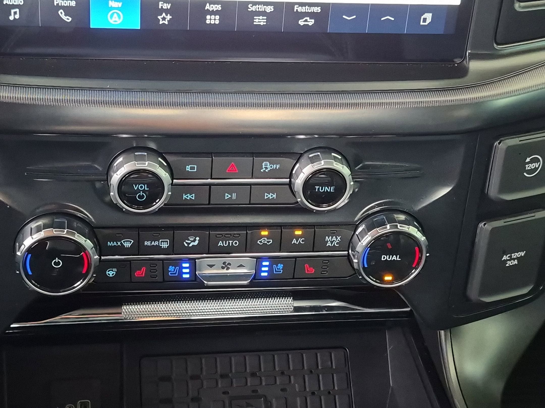 2026 Ford F-150 LARIAT - Crossroads Courtesy Demo