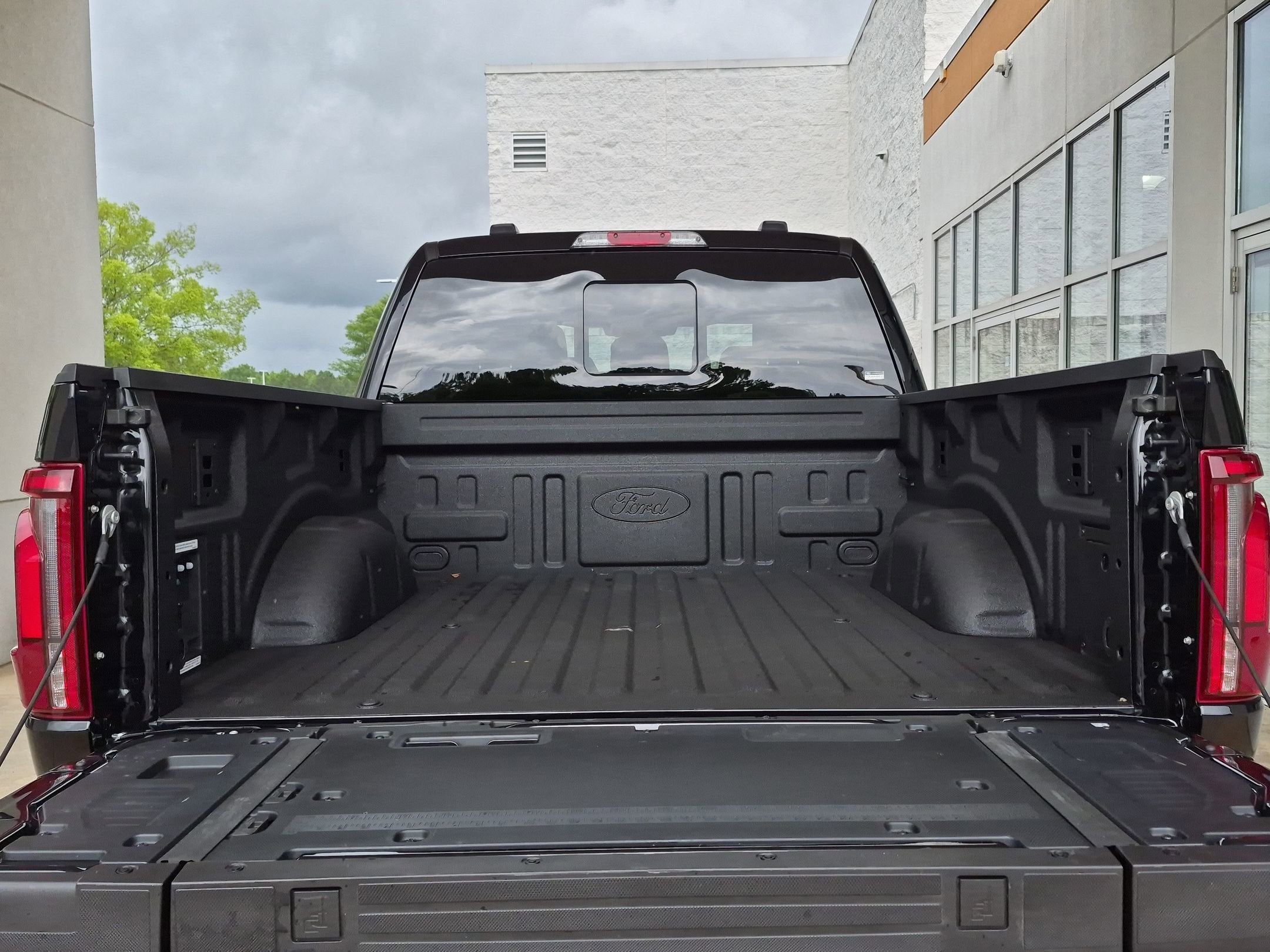 2026 Ford F-150 LARIAT - Crossroads Courtesy Demo