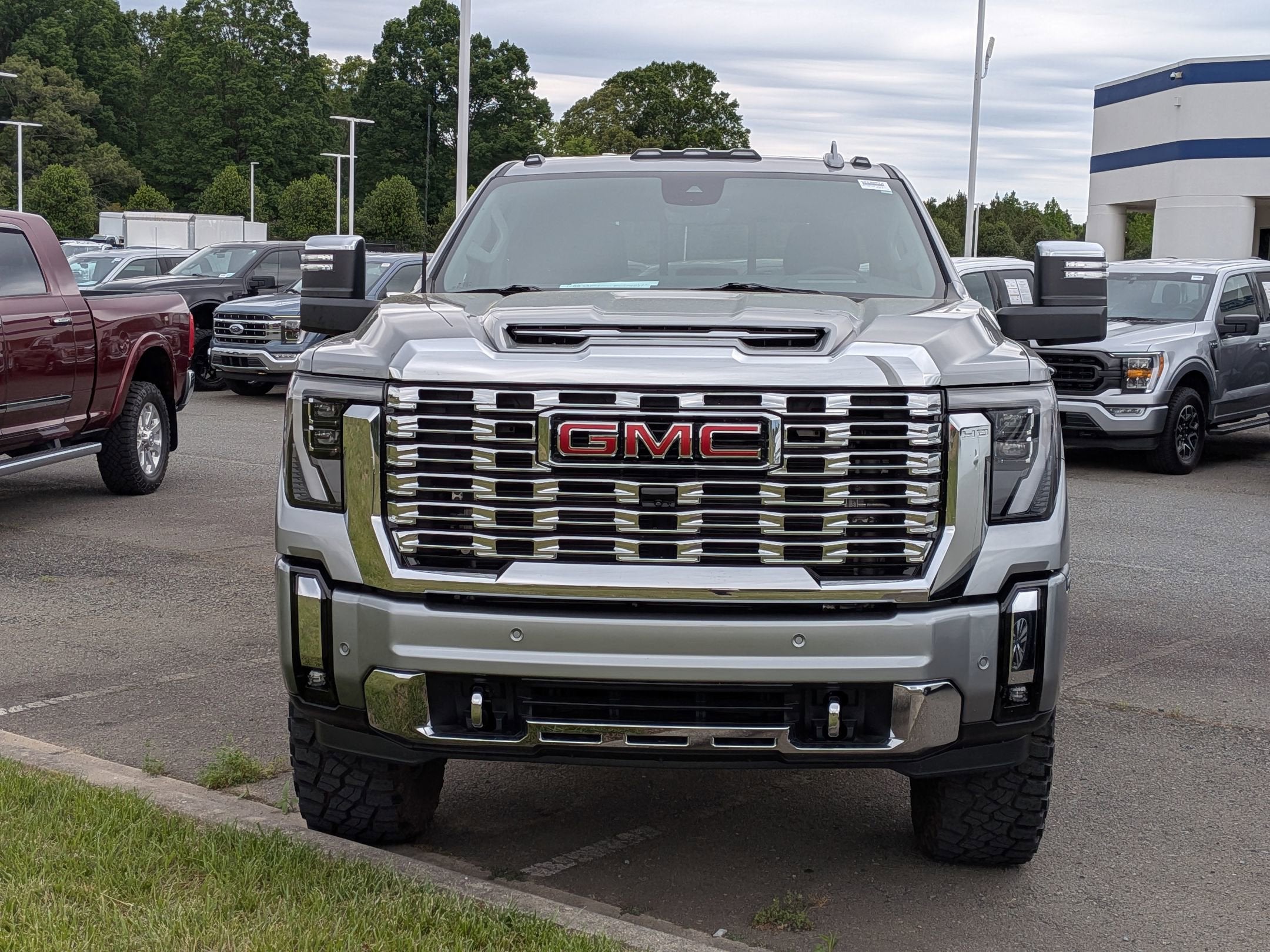 2025 GMC Sierra 2500HD Denali
