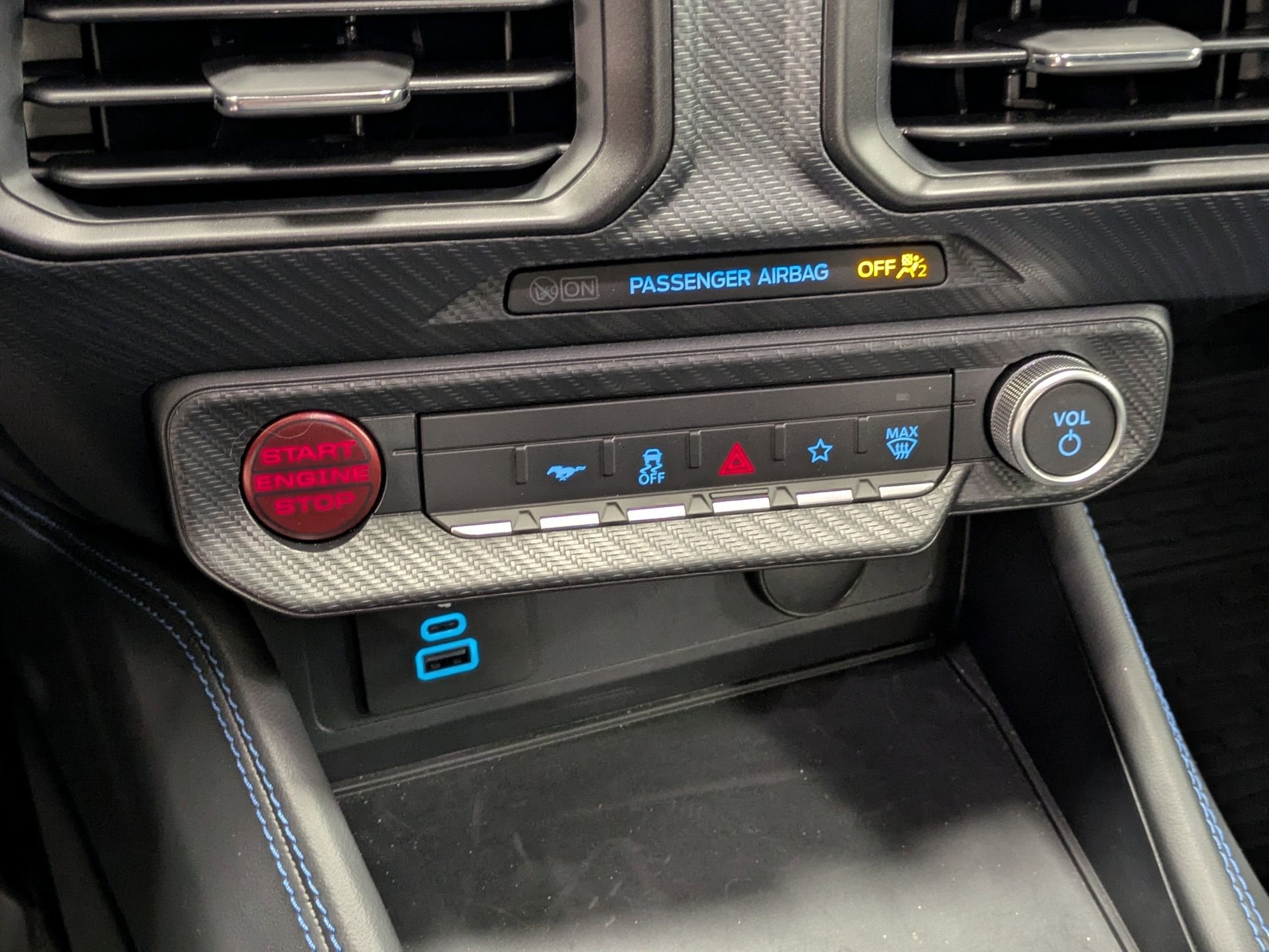 2025 Ford Mustang Dark Horse