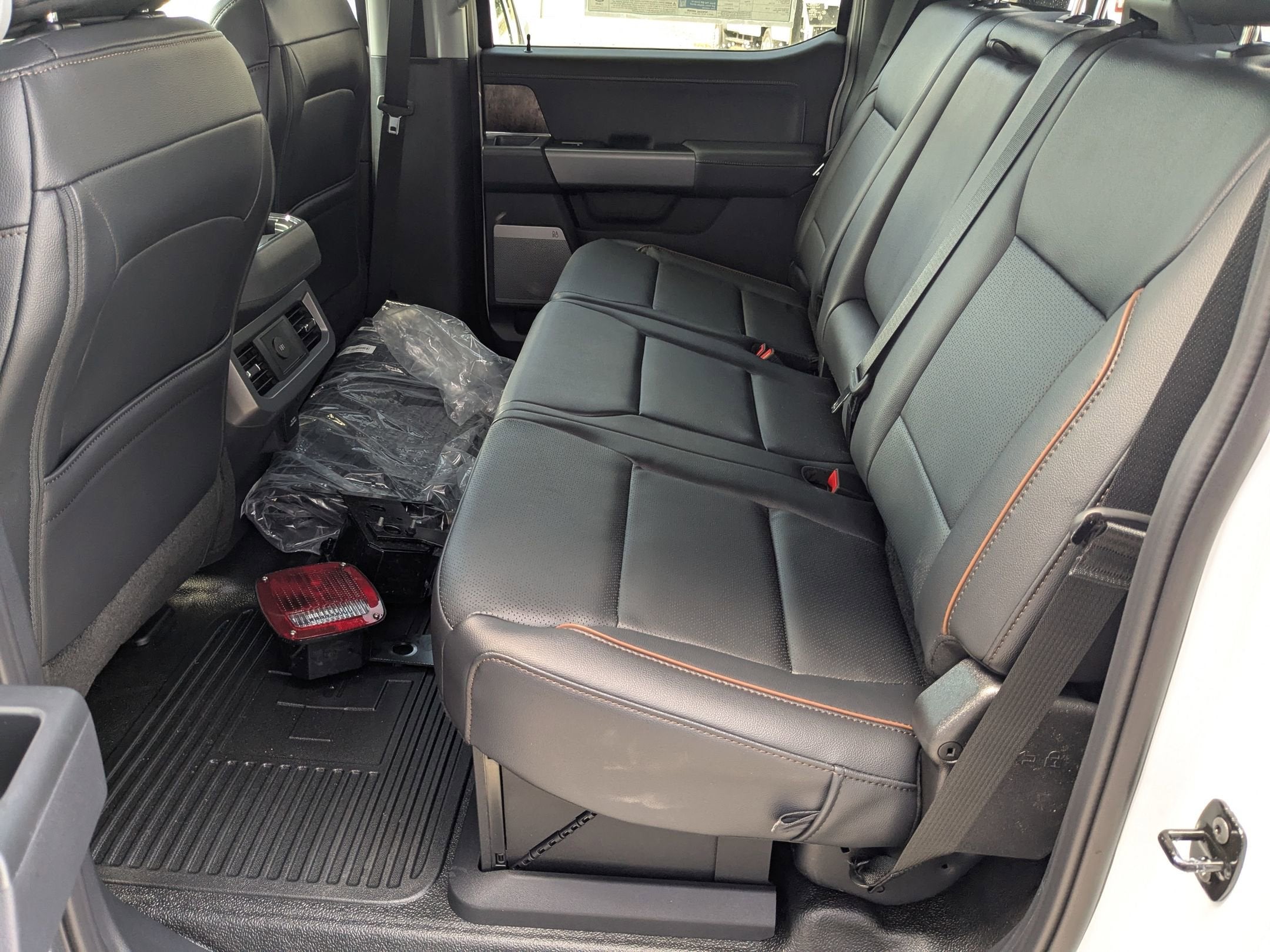 2026 Ford Super Duty F-450 DRW LARIAT