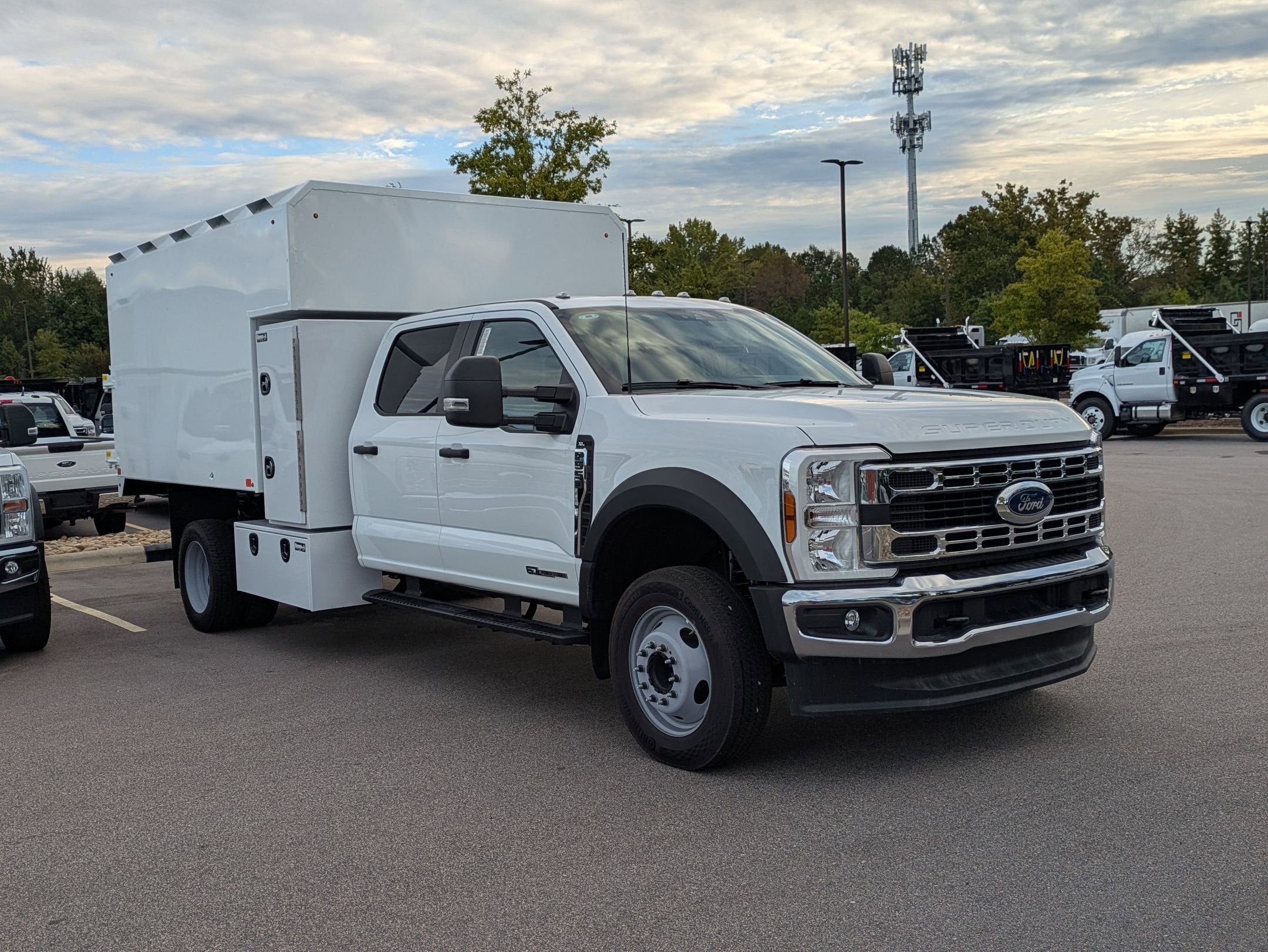 2025 Ford Super Duty F-550 DRW XL