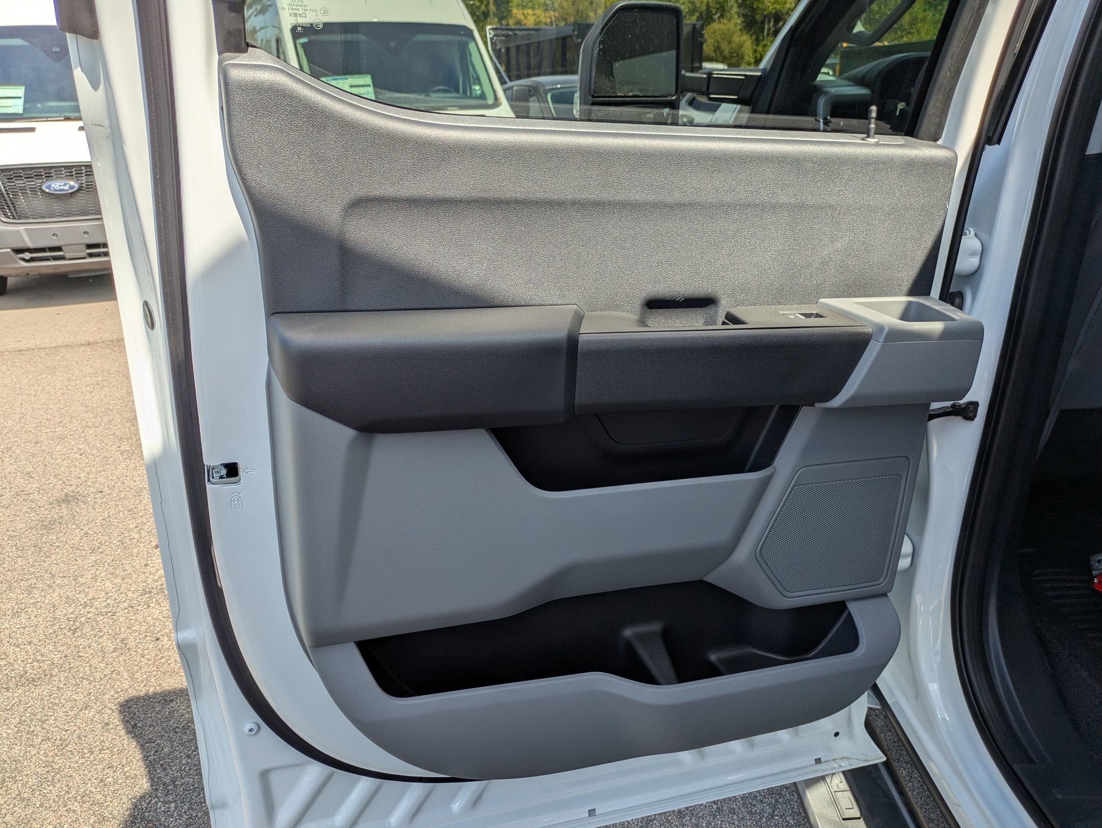 2025 Ford Super Duty F-550 DRW XL