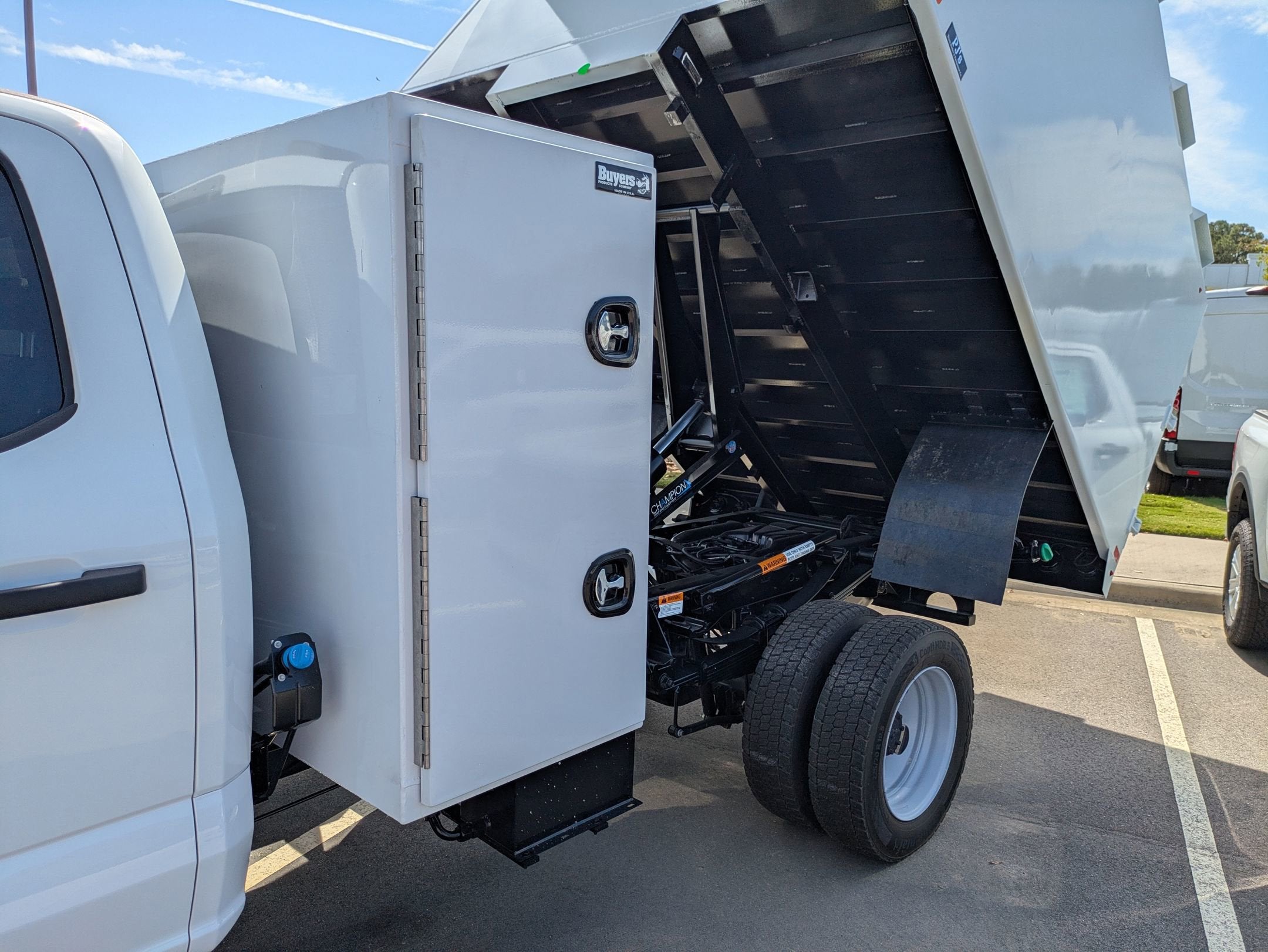 2025 Ford Super Duty F-550 DRW XL