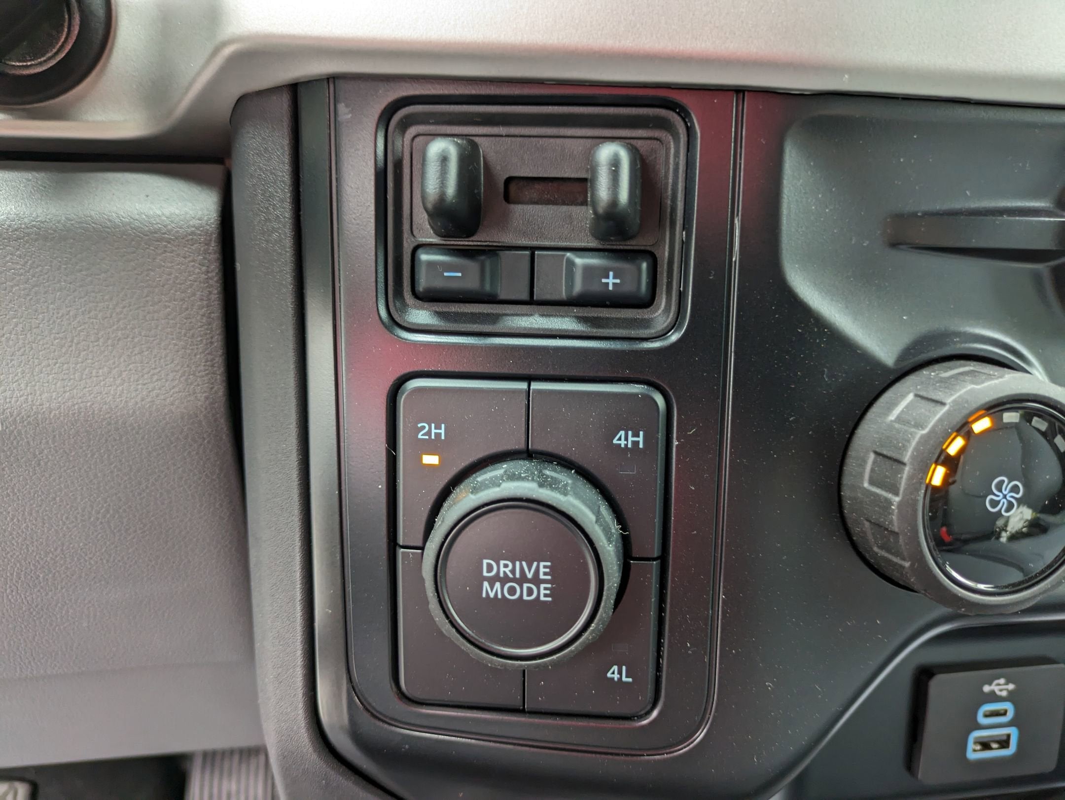 2025 Ford Super Duty F-550 DRW XL