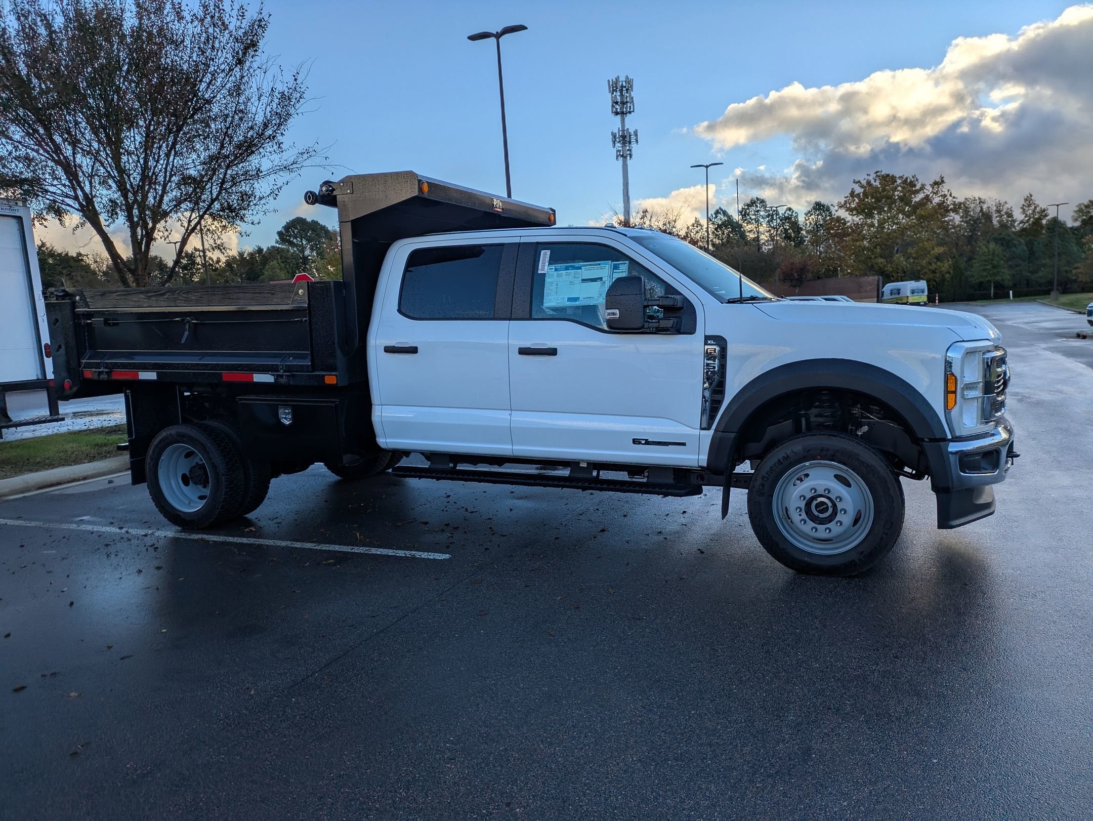 2025 Ford Super Duty F-450 DRW XL