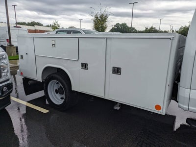2025 Ford Super Duty F-550 DRW XL