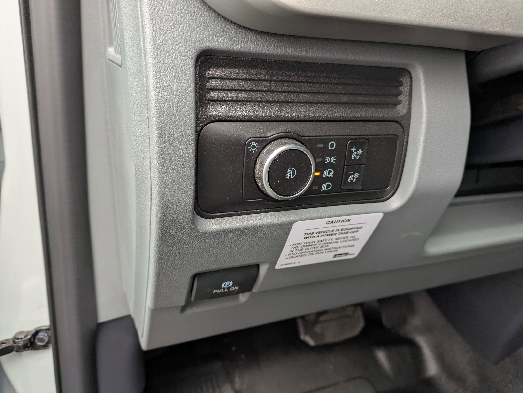 2025 Ford Super Duty F-550 DRW XL