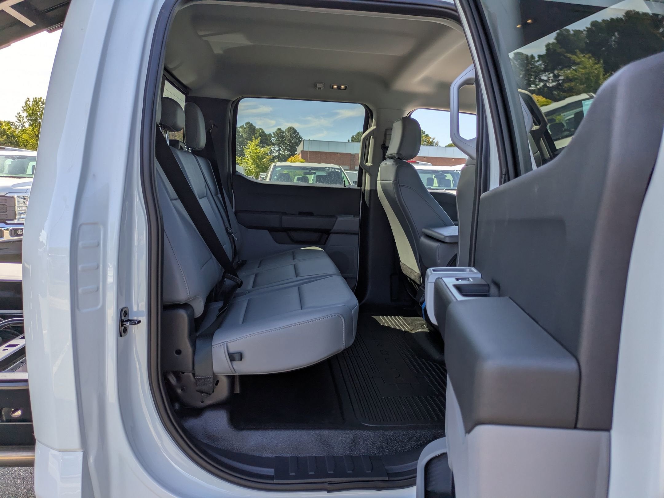 2025 Ford Super Duty F-550 DRW XL