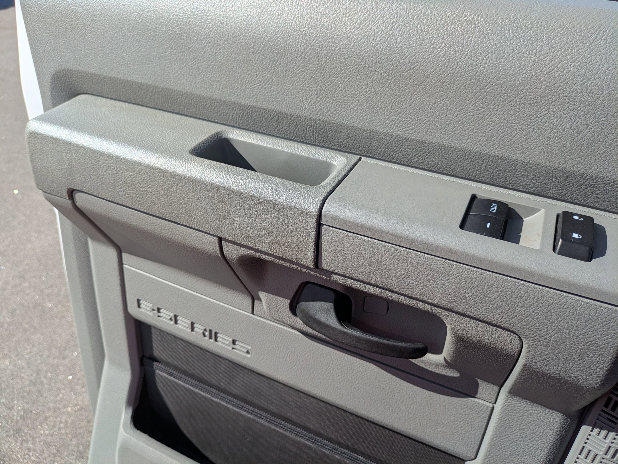 2027 Ford E-Series Cutaway Base