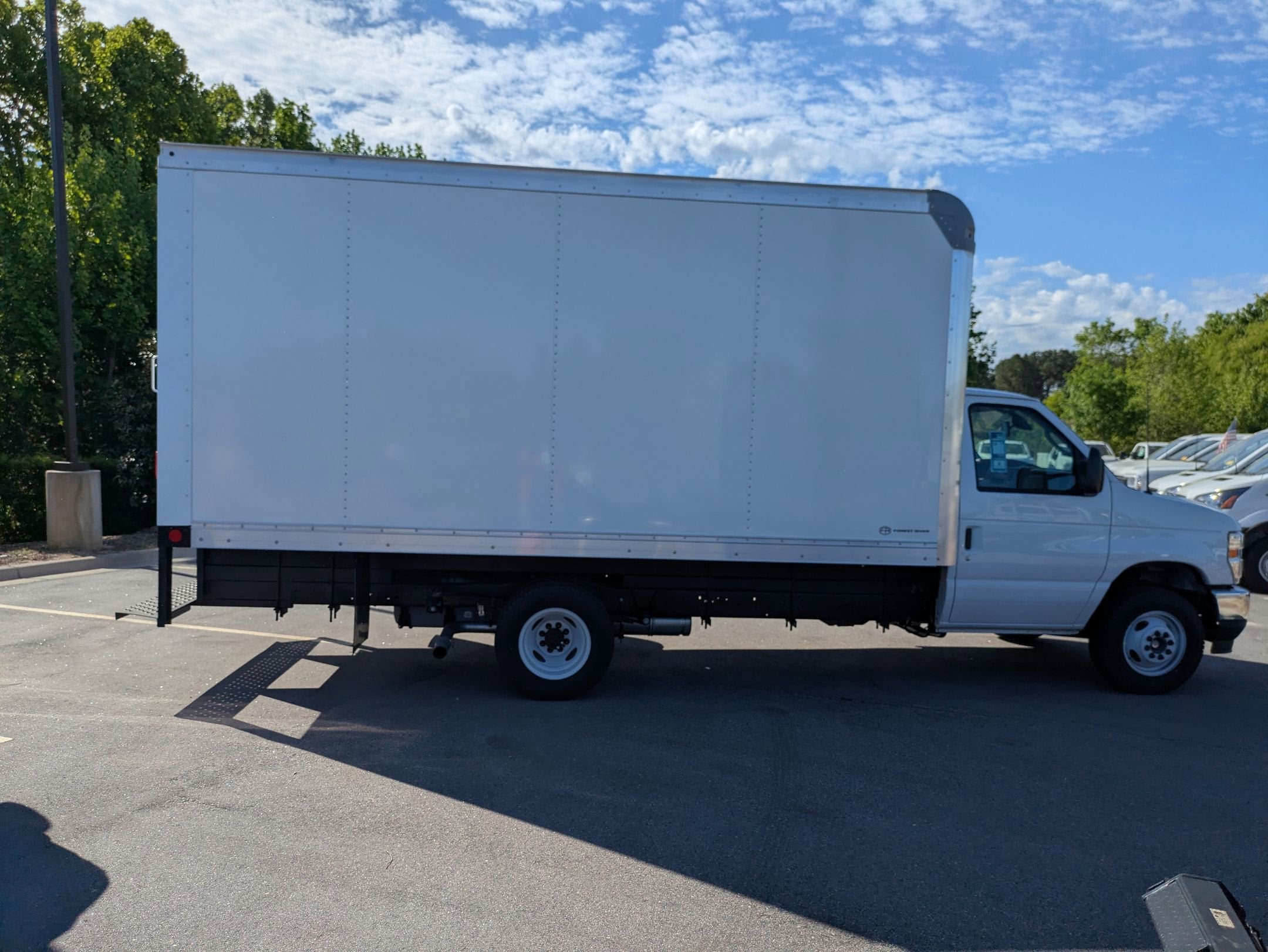 2027 Ford E-Series Cutaway Base