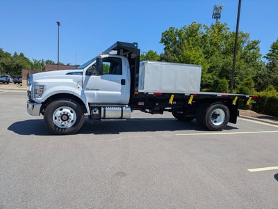 2027 Ford F-750SD Base